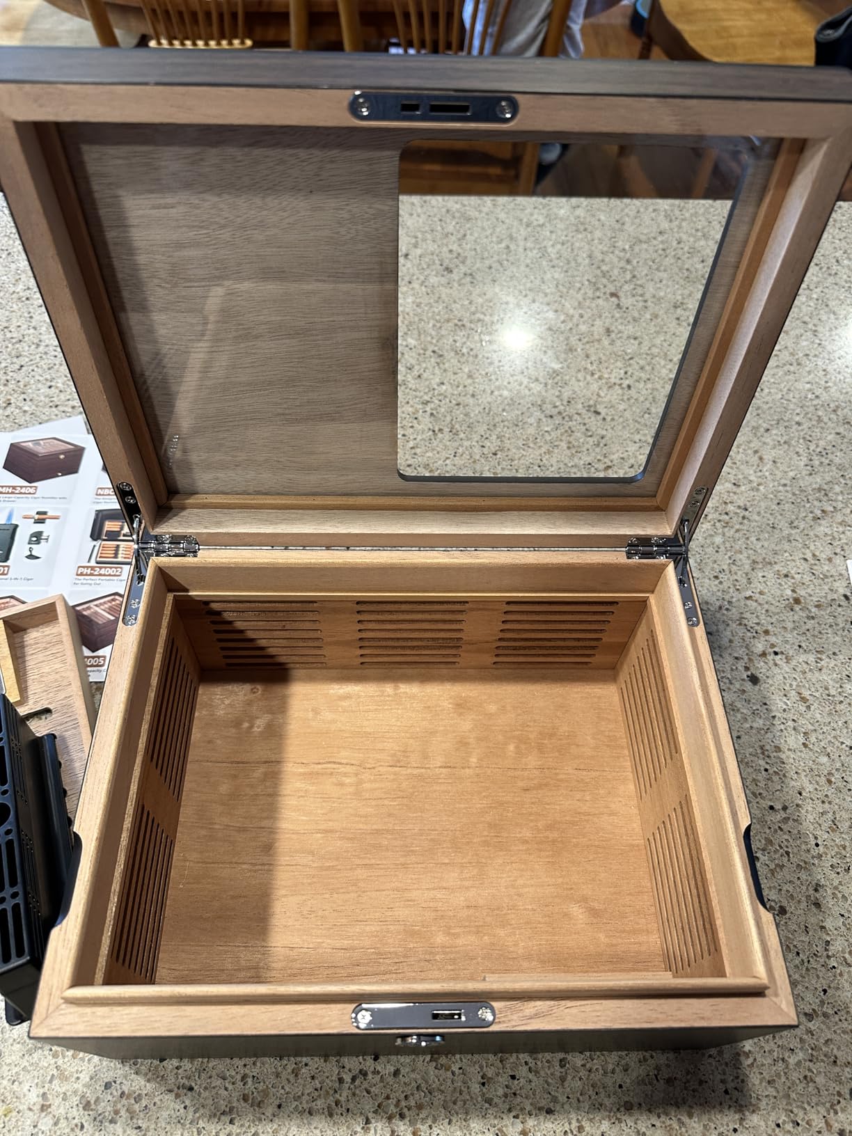 Cigar Humidor Box with Ventilation Grid - Holds up to 120 Cigars, Spanish Cedar Lining, Magnetic Dividers, Custom Gel Humidifier, Digital Hygrometer & Lock - Luxury Cigar Storage for Aficionados customer photo 2