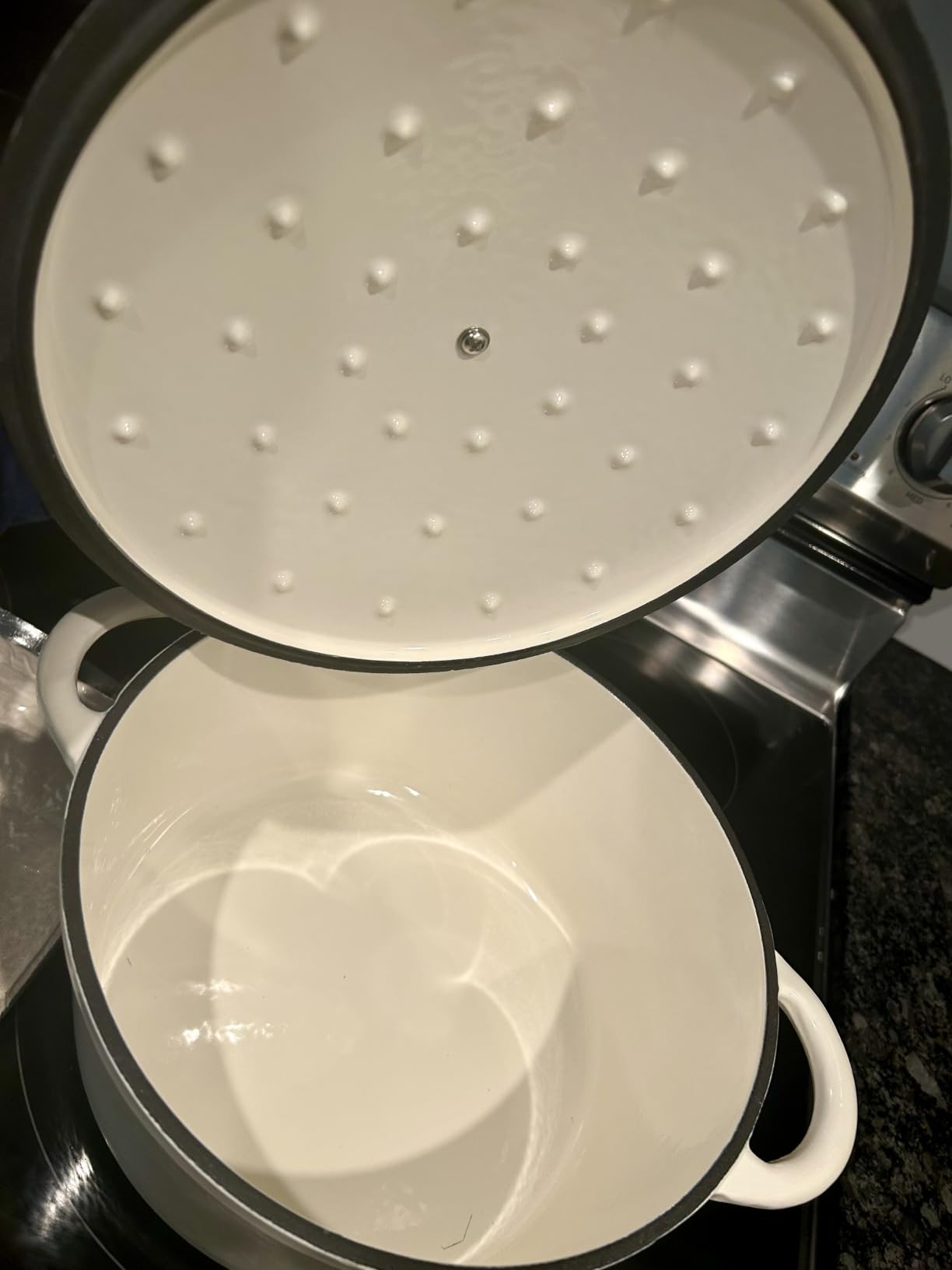 Umite Chef 5QT Enameled Cast Iron Dutch Oven with Lid & Cotton Potholders (Cream White) customer photo 1