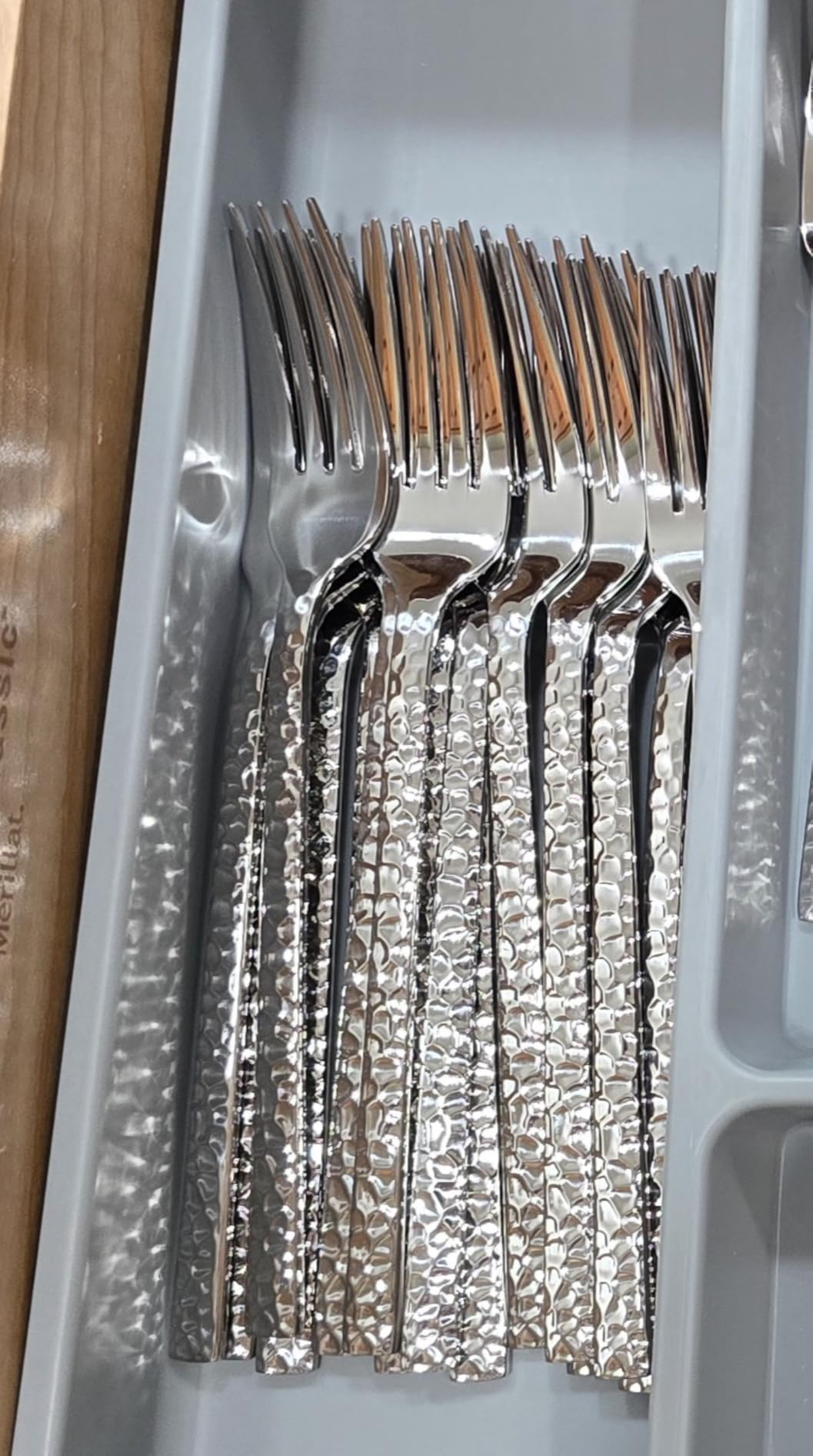 40 Piece Hammered Silverware Set, 18/10 Stainless Steel Flatware Set for 8 | KINGSTONE Mirror Polished Knives Forks Spoons Utensils, Cutlery Set for Home, Party, Wedding, Housewarming, Dishwasher Safe customer photo 2