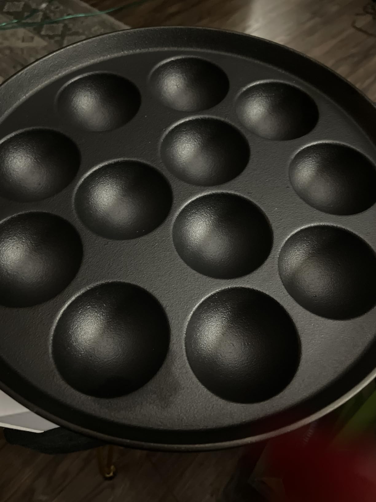 Tramontina Utsava Pre-Seasoned Cast Iron 12-Hole Appam Pan with Lid customer photo 1