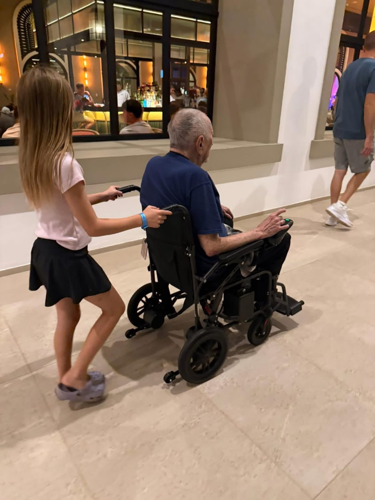 Electric Wheelchairs for Adults, Lightweight Electric Wheelchair, Foldable Travel Motorized Wheelchairs for Seniors, Folding Portable Mobility Scooter, Compact Fold Power Wheelchair customer photo 1