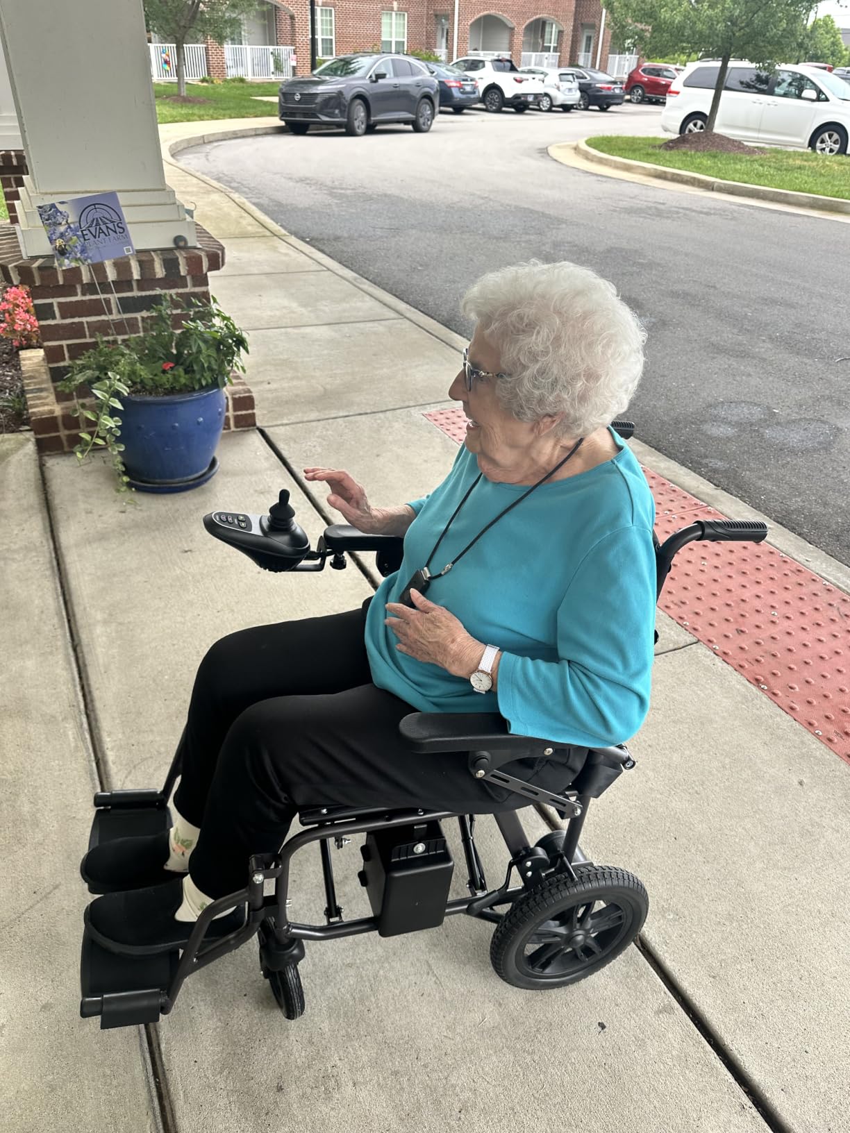 Electric Wheelchairs for Adults, Lightweight Electric Wheelchair, Foldable Travel Motorized Wheelchairs for Seniors, Folding Portable Mobility Scooter, Compact Fold Power Wheelchair customer photo 2