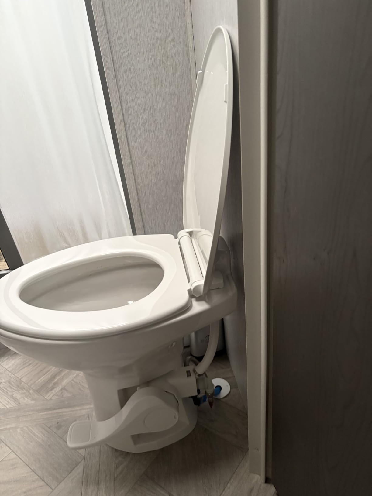 SEAFLO Porcelain RV Toilet with Elongated Bowl, 19