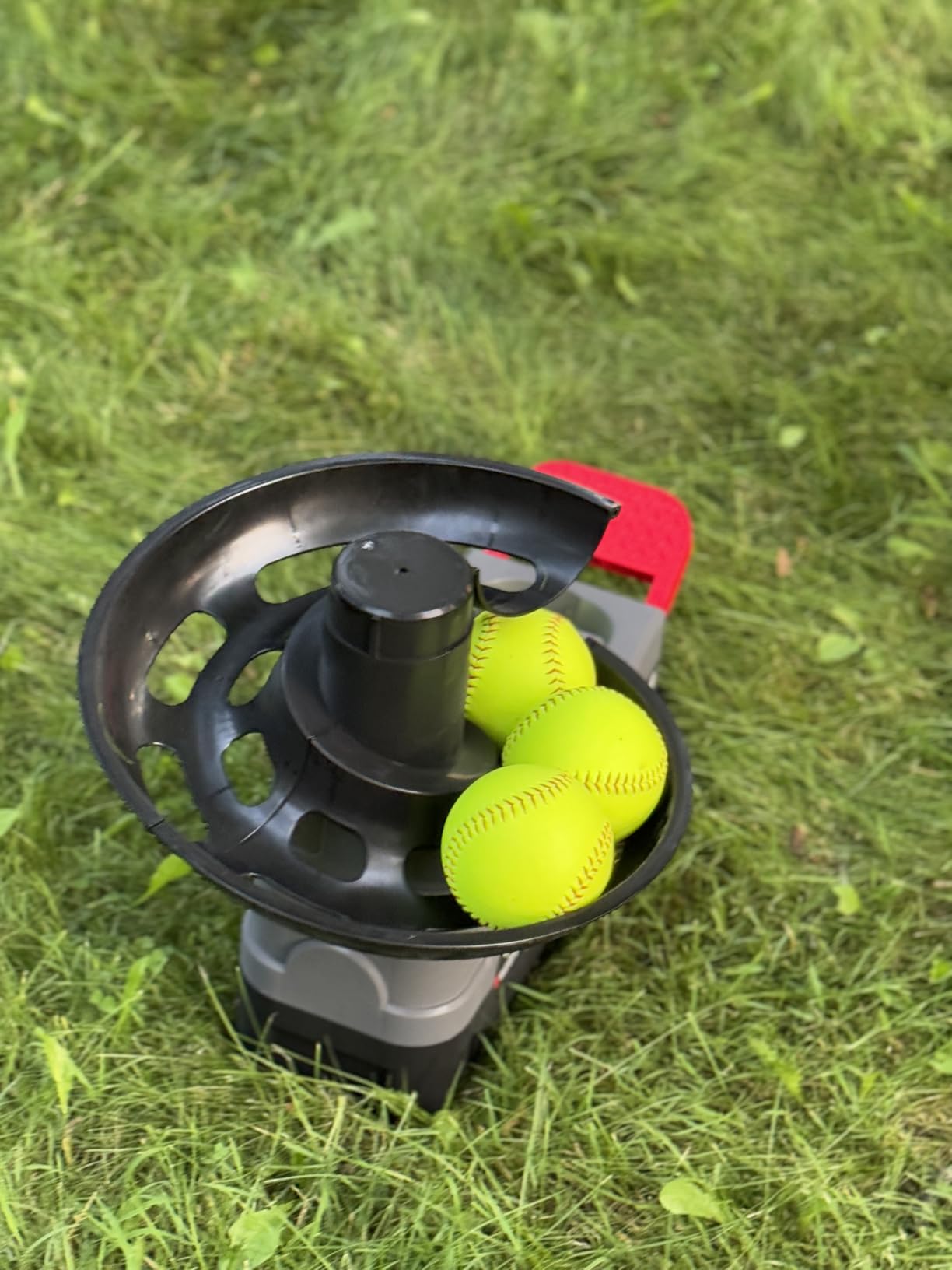 Furlihong 691BH Baseball Softball Toss Machine, Foot-Operated, No Power Needed, 4 Adjustable Gears, Includes 2 Ball Chutes, 1 PU Baseball & 1 PU Softball customer photo 2