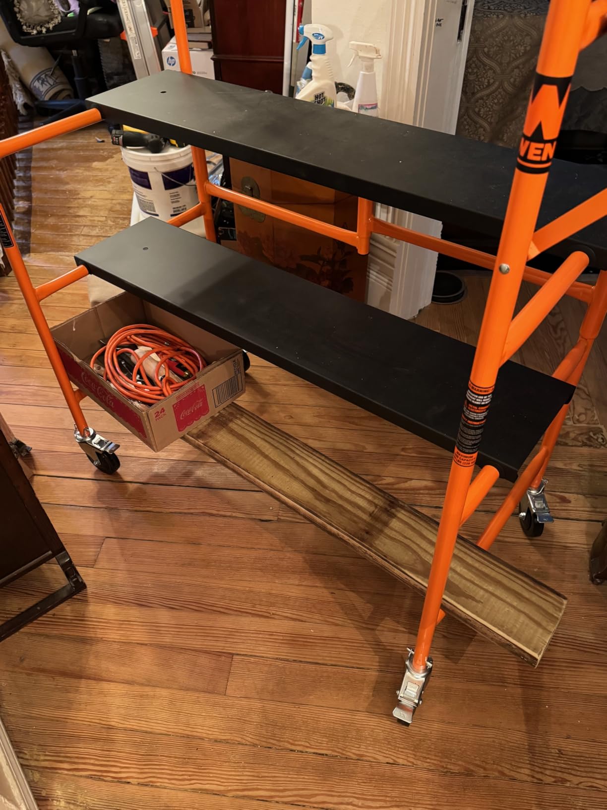 WEN 4-Foot Portable Rolling Scaffolding, 500-Pound-Capacity with Foldable Design, Safety Rail and Tool Shelf (31107) customer photo 2