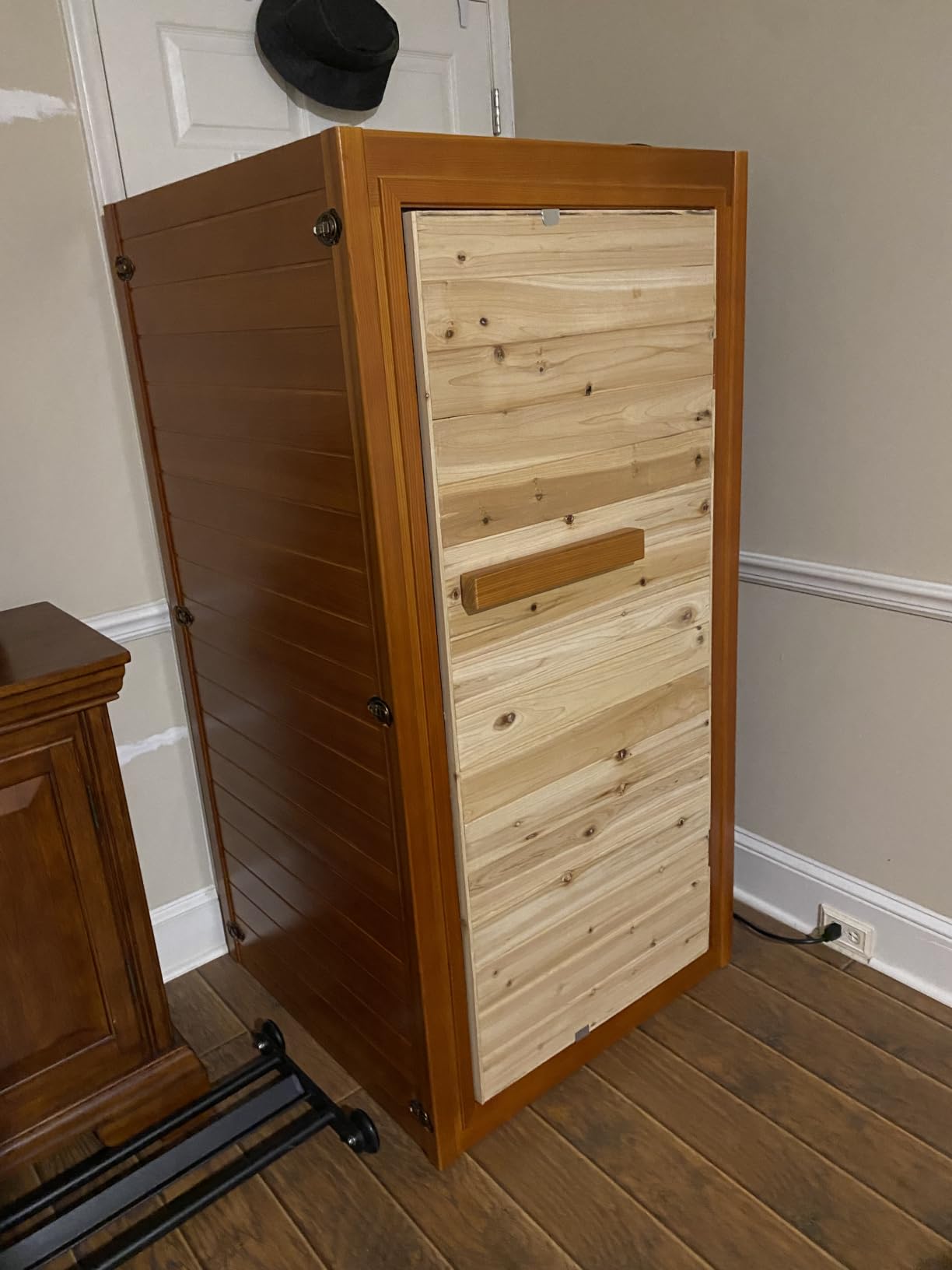 OUTEXER 2 Person Infrared Sauna Room Far Infrared Saunas Home Canadian Hemlock Indoor 2100W Low-EMF Dry Saunas with Oxygen Bar 7 Color Therapy 53.1 * 47.2 * 74.8inch customer photo 1