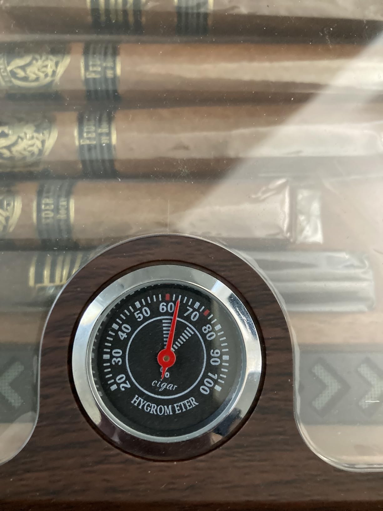 Cigar Humidor, Glass top Cigar Case with Straight Cutter Guillotine, V Cut, Punch Tool, Spanish Cedar Wood Lining Case, Crush-Proof Storage Box with Humidifier & Hygrometer customer photo 1