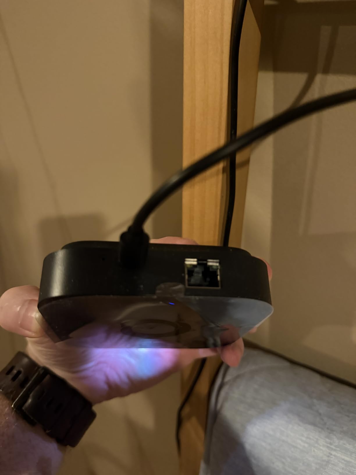 Homey Pro mini | Smart Home Hub for Home Automation - Features Zigbee, Ethernet, Matter & Thread. Compatible with Apple Siri, Amazon Alexa & Google Home. customer photo 2