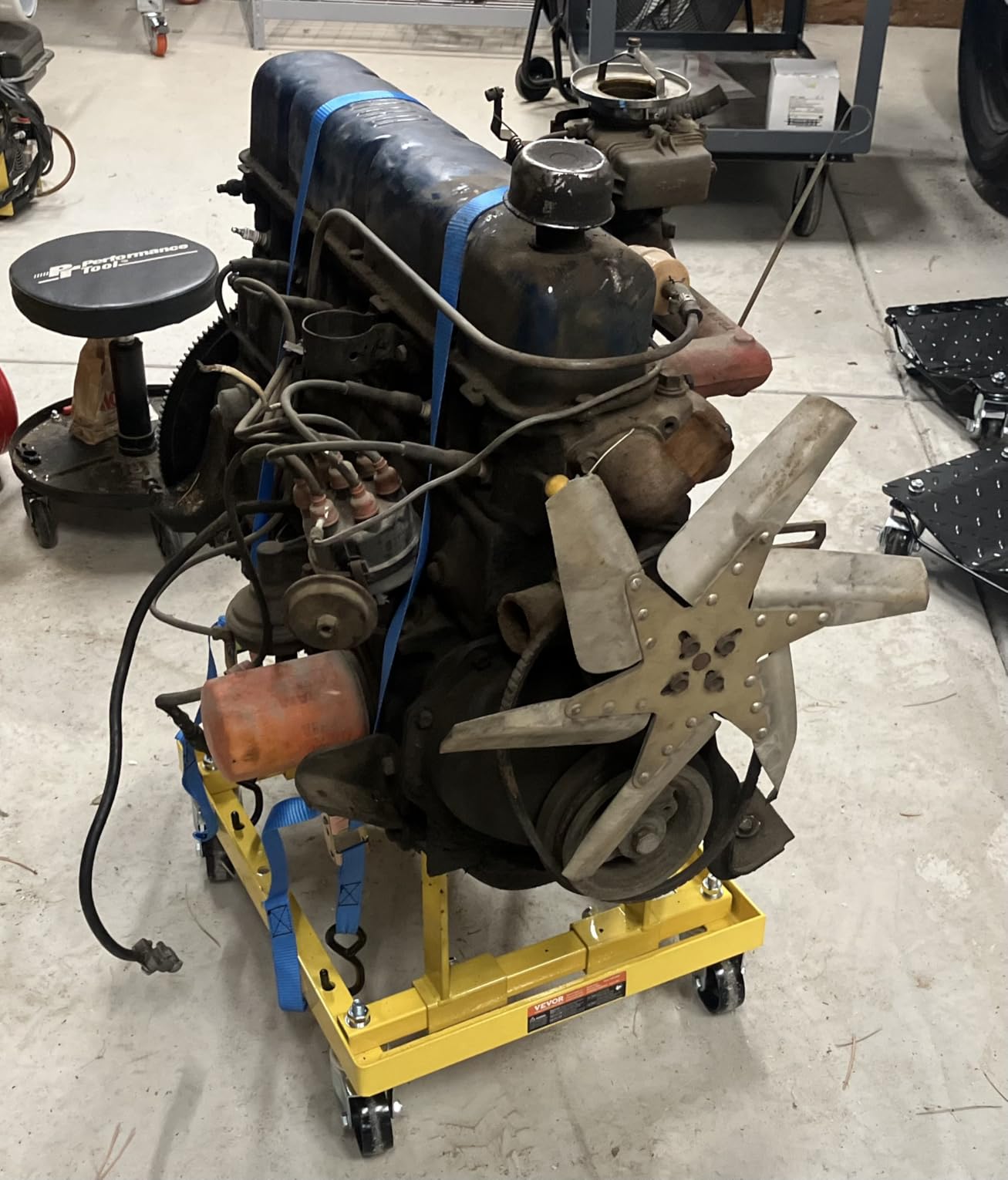 VEVOR Engine Stand, 750 LBS Load Capacity Engine Motor Stand with Adjustable Width & Length, Heavy-Duty Steel Motor Holder with 4 Swivel Casters and 2 Ratchet Straps, Suitable for Most Engines customer photo 2