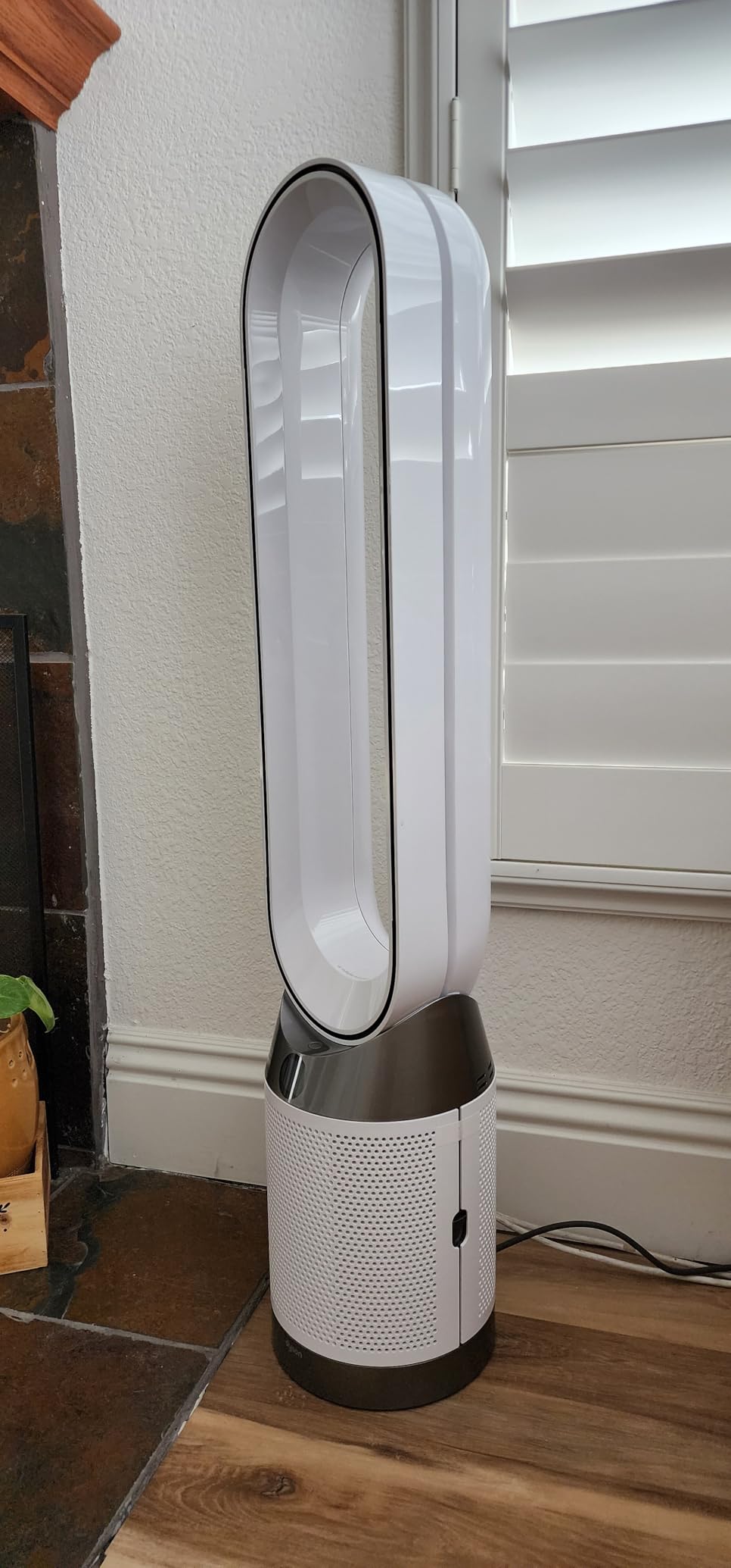 Dyson Purifier Cool PC1, HEPA Air Purifier Tower Fan, App and remote controlled, 350° oscillation, 10 levels, bladeless (White) customer photo 1