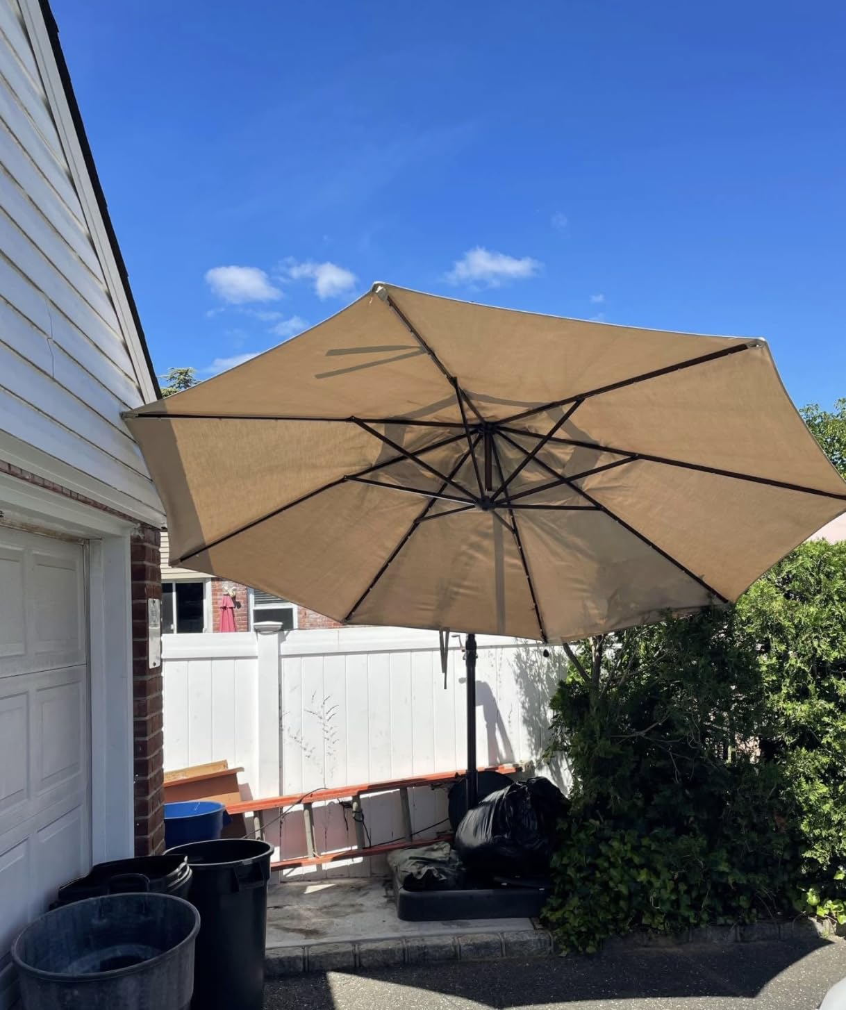 Aoxun 11 FT Cantilever Umbrella, Patio Large Aluminum Offset Umbrella Windproof with 360°Rotation, Heavy Duty Frame for Outdoor, Pool, Deck and Garden customer photo 2