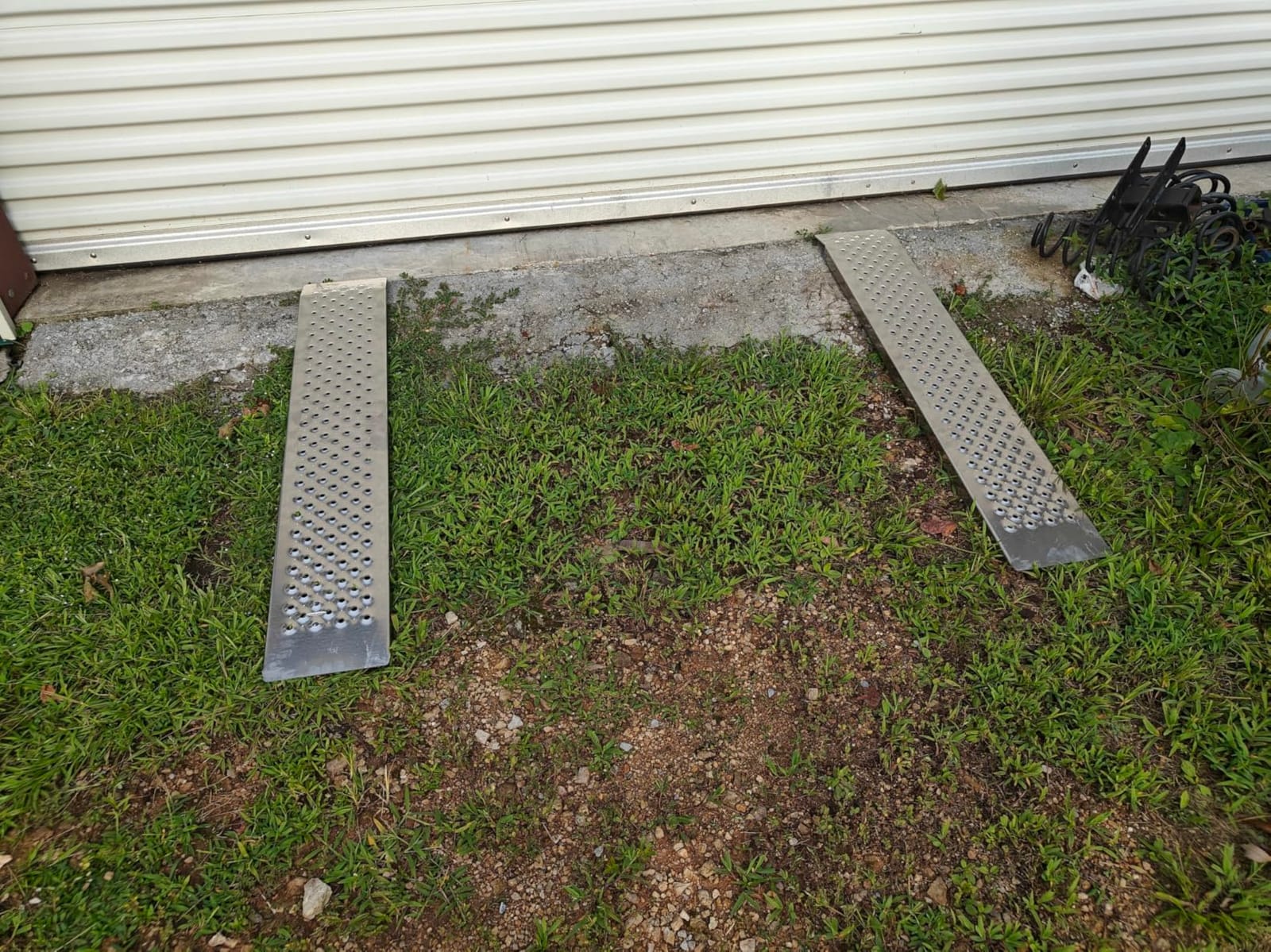 85 inch x 54 inch Aluminum Foldable Ramp, Snowmobile Loading Ramp with Wide Glides, Loading Ramps, 1500 LBS Capacity Loading Ramps with Straps for ATV/Motorcycle/Trailer customer photo 1