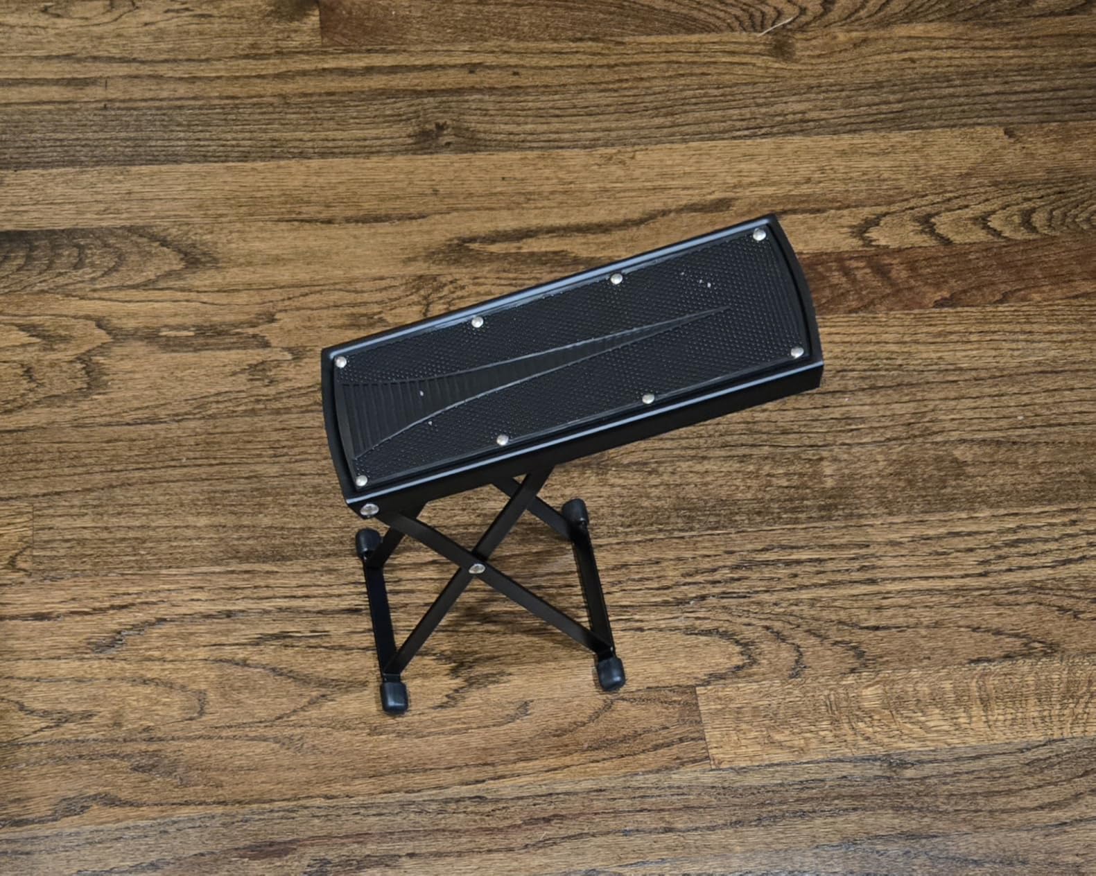Pedicure Foot Rest, 6 Heights Adjustable Foot Stool, Metal Foldable Non-Slip Stand for Home and Salon Use Pedicure Station, Ideal Pedi Stool for Nail Tech or Guitar Foot Stool Black customer photo 1