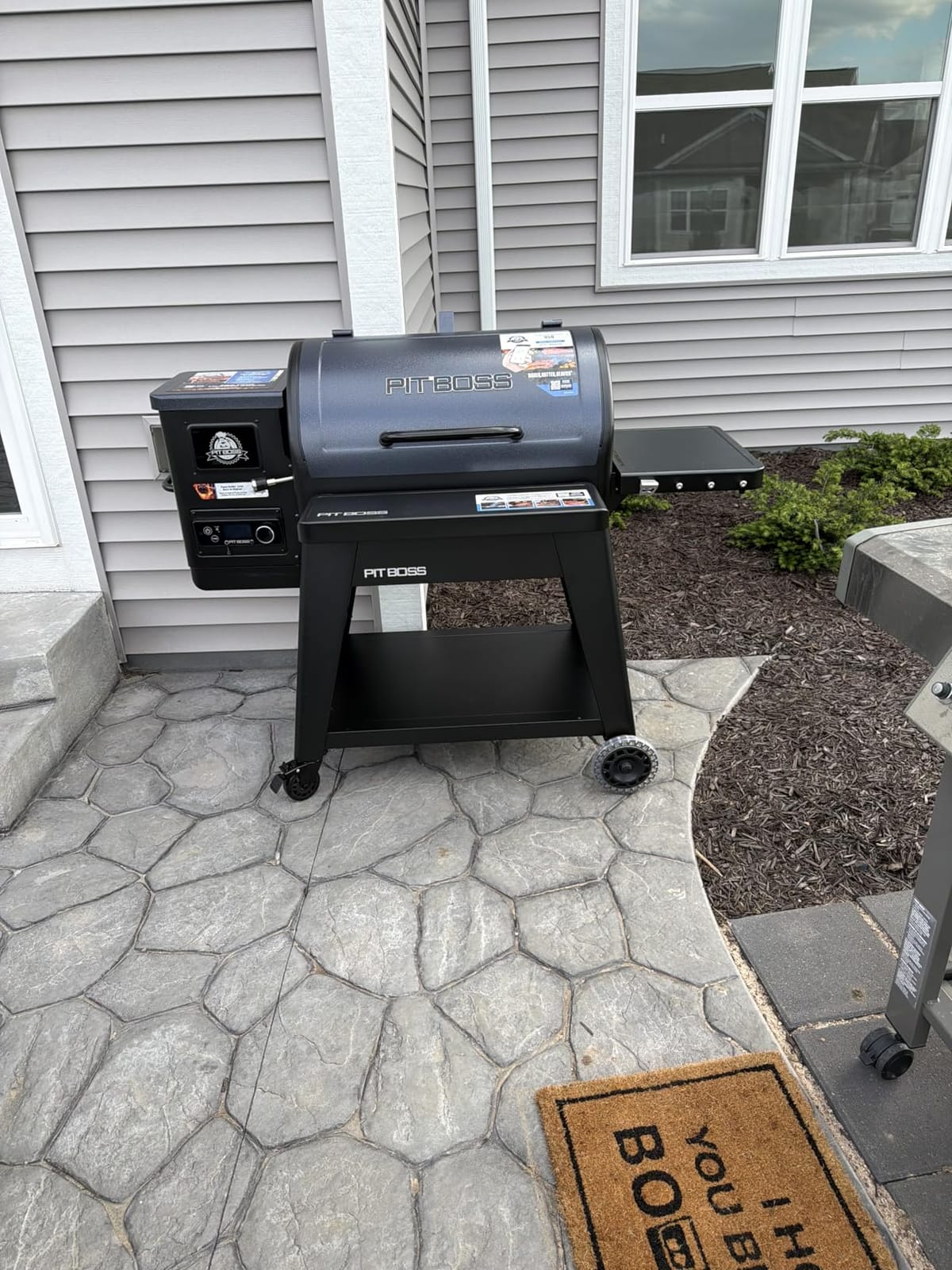 PIT BOSS 1600 Navigator Series WiFi & Bluetooth Wood Pellet Grill & Smoker, Flame Broiler and Touchscreen Controller, 1,593-Sq. in. Cook Space, 180°F to 500°F Temp Range, Meat Probe, 30 lb. Hopper customer photo 1