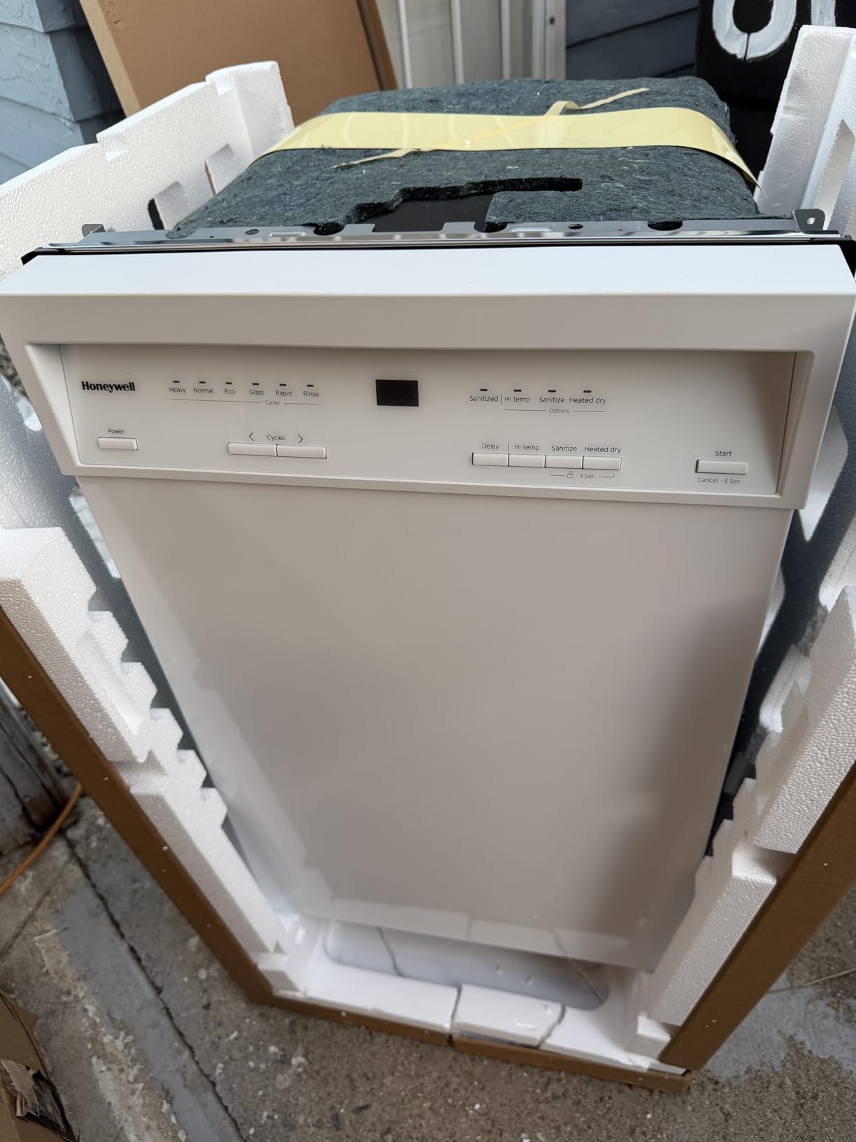Honeywell 18 Inch Dishwasher with 8 Place settings, 6 Washing Programs, Stainless Steel Tub, Built-In Style, UL/Energy Star - White customer photo 2