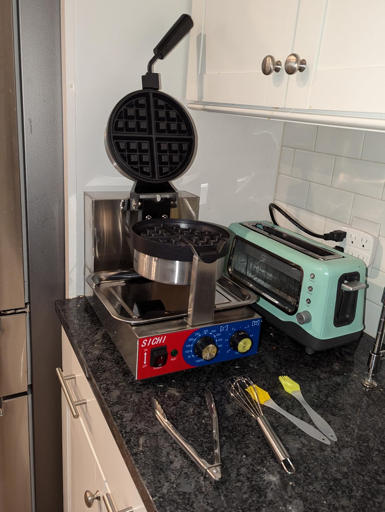 Commercial Belgian Waffle Maker - Rotating Double Waffle Maker w/Non-stick and 1.2 in Thick, Flip Belgian Waffle Machine w/ 122-572°F Temp Range and Timer, Stainless Steel Waffle Iron, 2400W customer photo 2