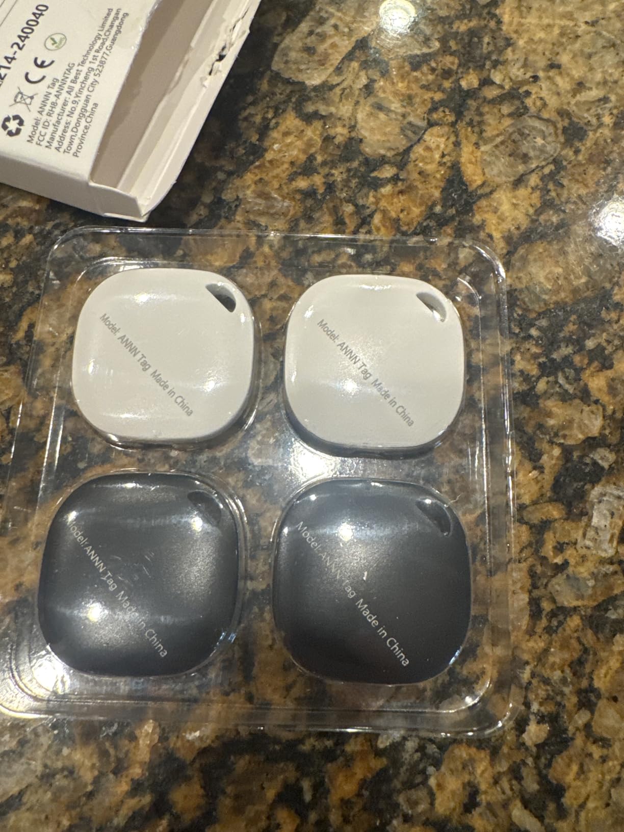 ANNNWZZD Tag 4 Pack Item Finders with Apple Find My APP (iOS Only) Help You Track Your Keys, Wallet, Luggage, Backpack, Super Lightweight [Apple MFi Certified] customer photo 2