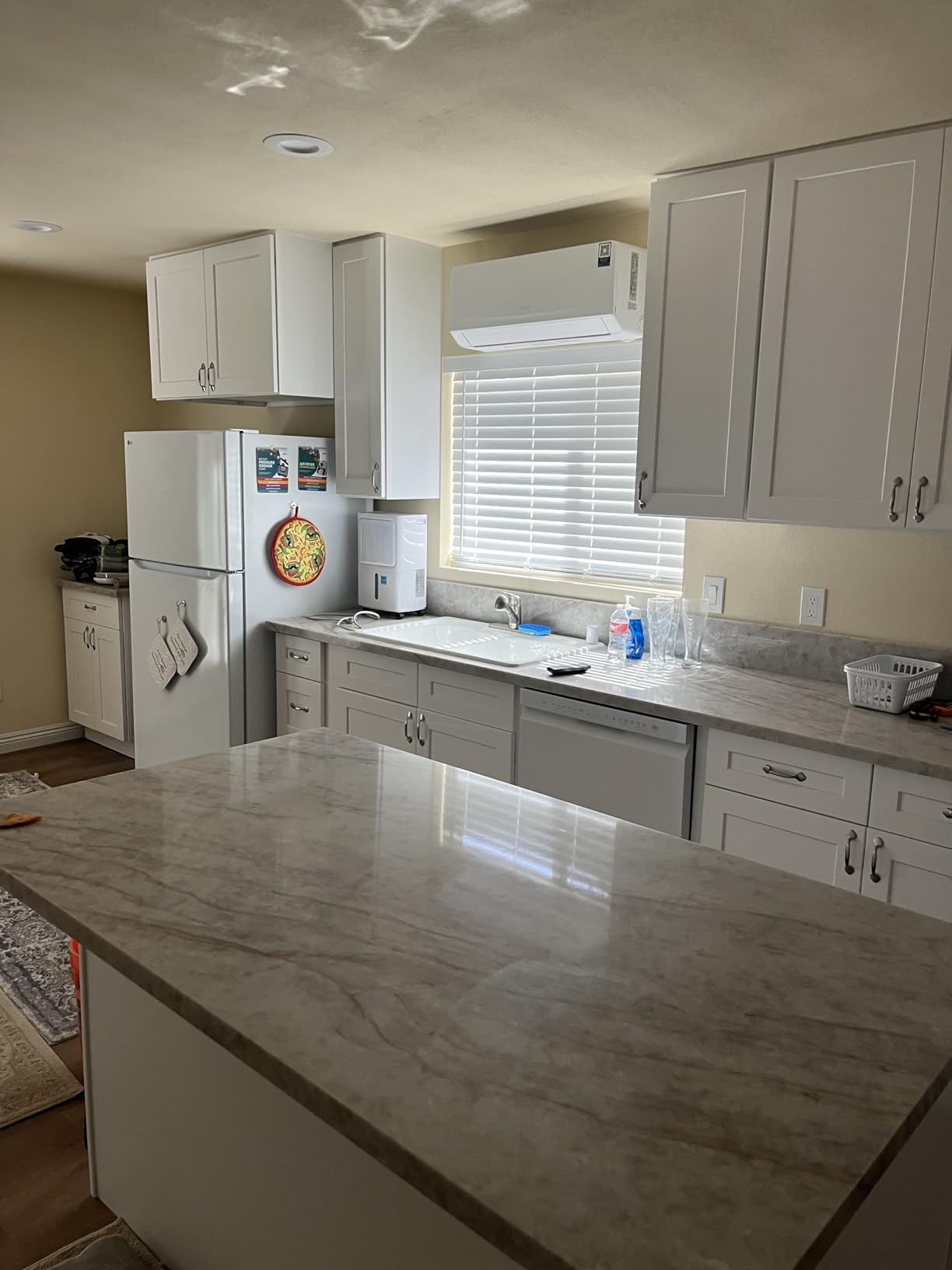 DELLA 18K BTU 2 Zone 9000 9000 BTU Mini Split AC & Heat Pump, Energy Star 22 SEER2 Inverter 230V Ductless AC System for Rooms up to 800 Sq.Ft, WiFi & Voice Control, Pre-Charged, 16.4ft Install Kit customer photo 2