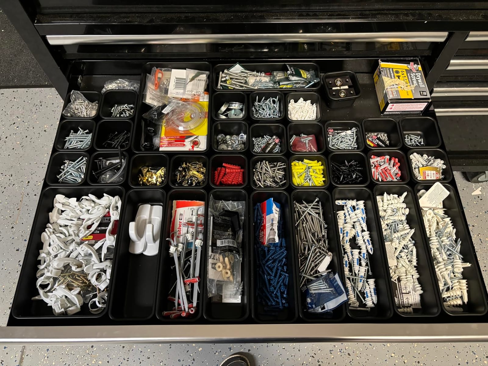 A-LUGEI 80PCS Tool Box Organizer Tray Divider Set, Fits 100+ Tools, Black Garage Organization and Storage Tray Divider, Desk Drawer Organizer, Toolbox for Rolling Tool Chest Cart WorkBench customer photo 2