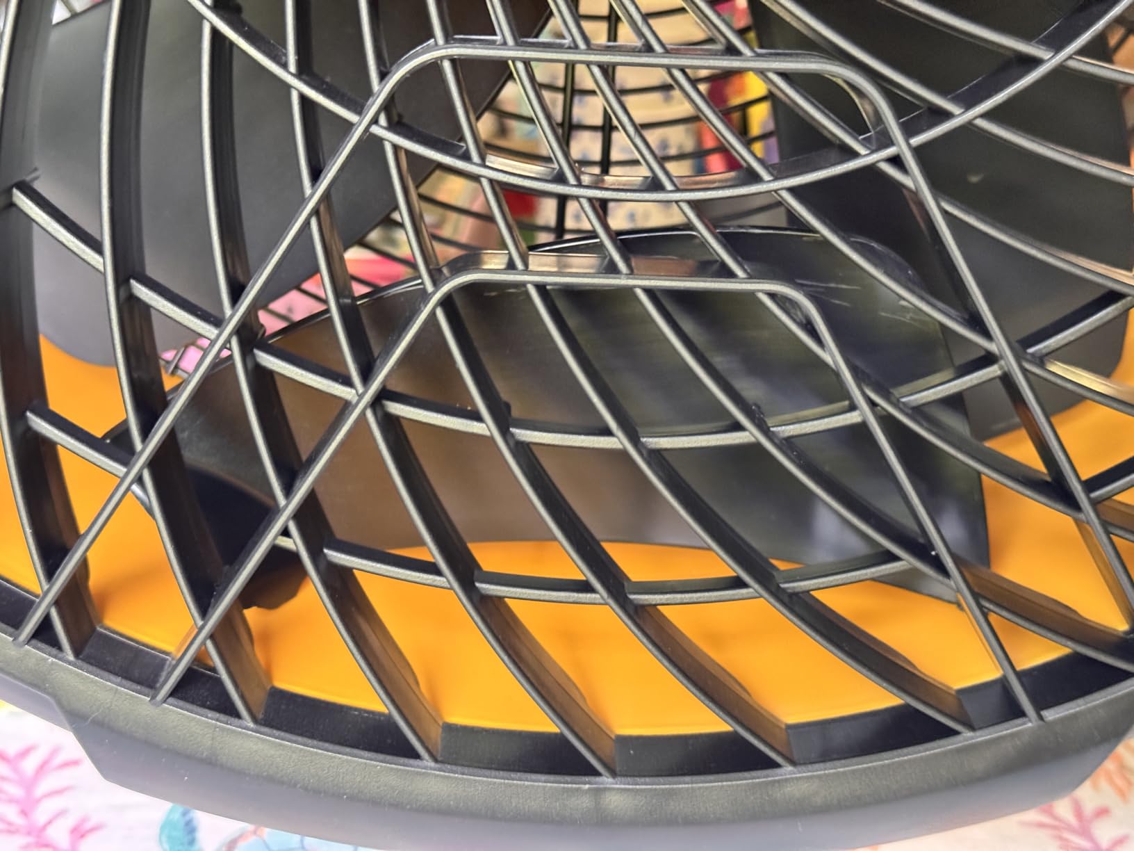 DEWALT Industrial High-Velocity Floor Fan AC/DC Dual Power Supply, DXF1850B | 270° Adjustable Tilt Design, 3-Speed, 4000 CFM, 6 ft Cord, 18-Inch Barrel Fan customer photo 2