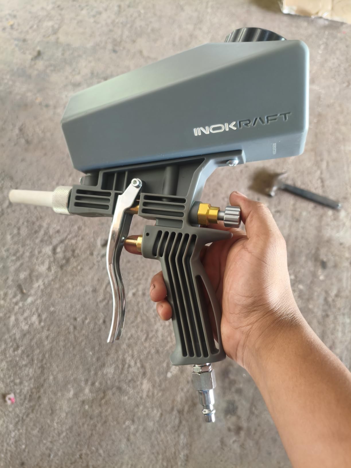 Inokraft Leak-Proof Portable Sand Blaster Gun Kit with Oil-Water Separator | Extension Nozzle Included, for Rust & Paint Removal, Compatible with Aluminum Oxide, Walnut Shell & Soda customer photo 2