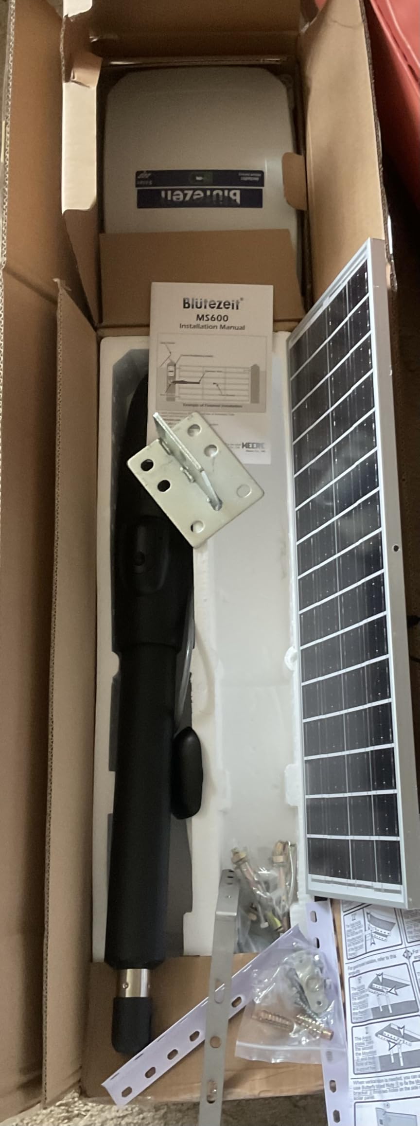 Blütezeit Solar Swing Gate Opener, 880lb Single-Arm Operator with Built-in 24V Lithium Battery & 25W Solar Panel, Integrated Control Box for Easy Install, Smart Auto Setting, 2 Remotes & Complete Kits customer photo 2