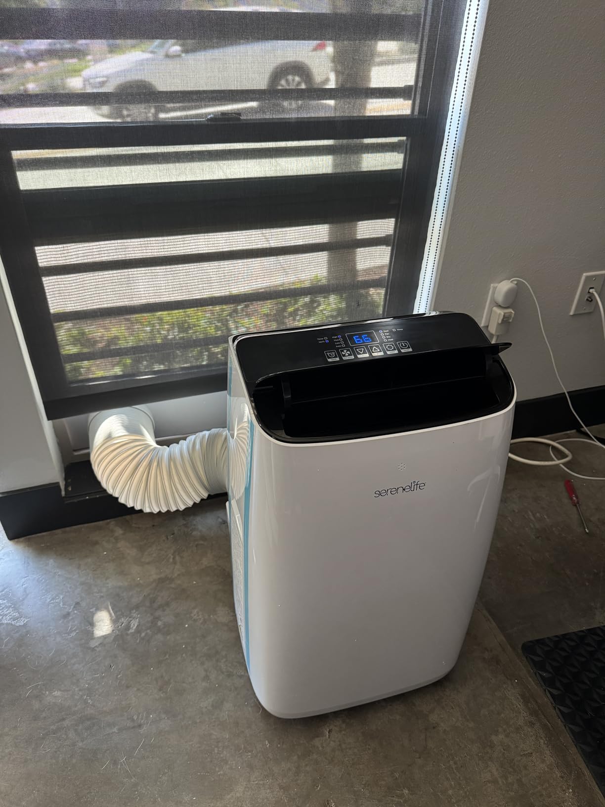 SereneLife 14,000 BTU Dual Hose Portable Inverter Air Conditioner, Smart Cooling Heating with WiFi, Ultra Quiet, Energy Efficient, For Bedrooms, Living Spaces & Offices, 650 Sq. Ft. Coverage customer photo 1