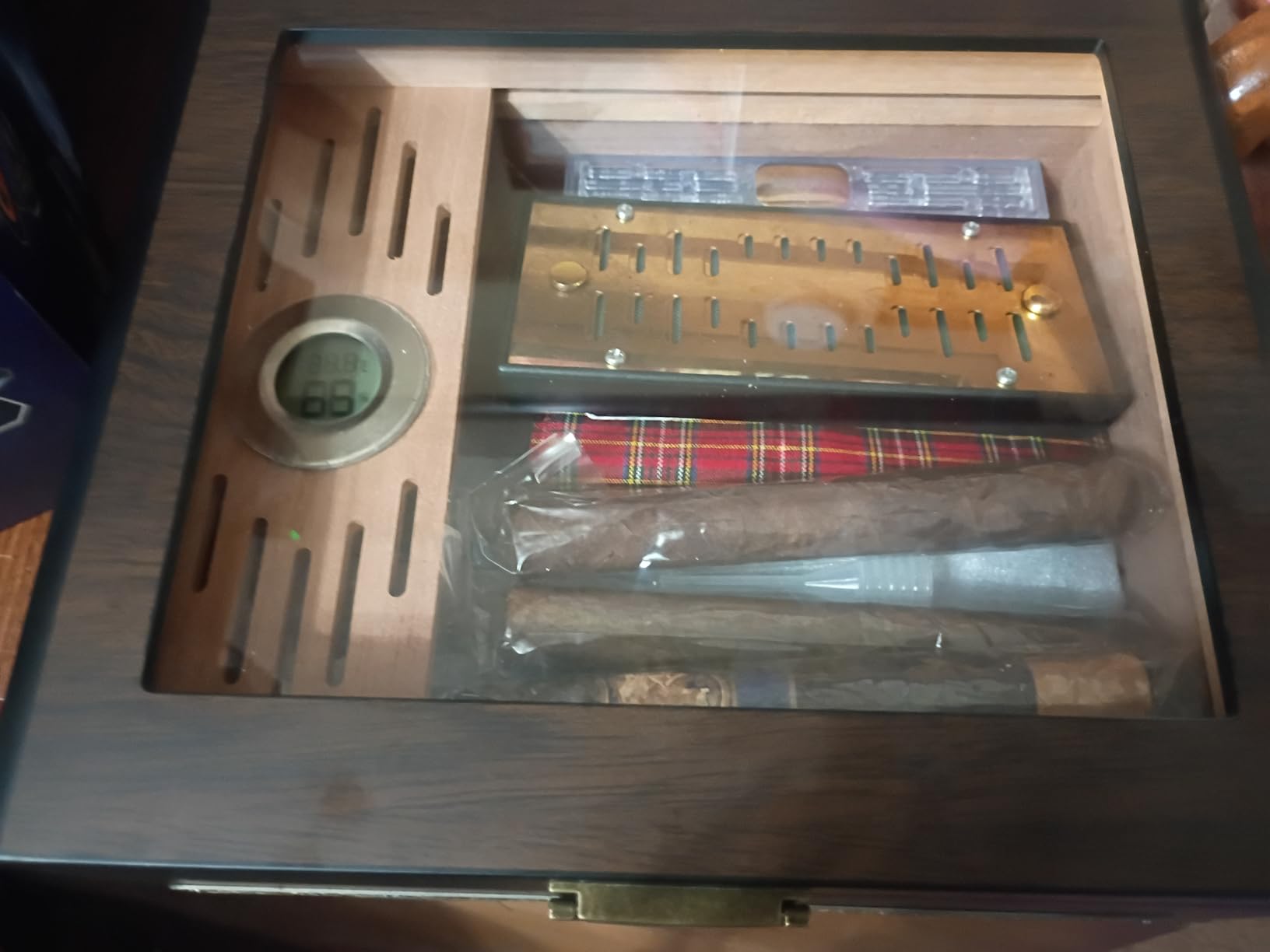 Cigar Humidor, Cedar Wood Humidor Cigar Box, Glass Top Desktop Cigar Case with Hygrometer, Humidifier, Divider, Dropper, Desktop Humidors with Sealed Freshness, 25-35 cigars Humidor Gifts for Men customer photo 2