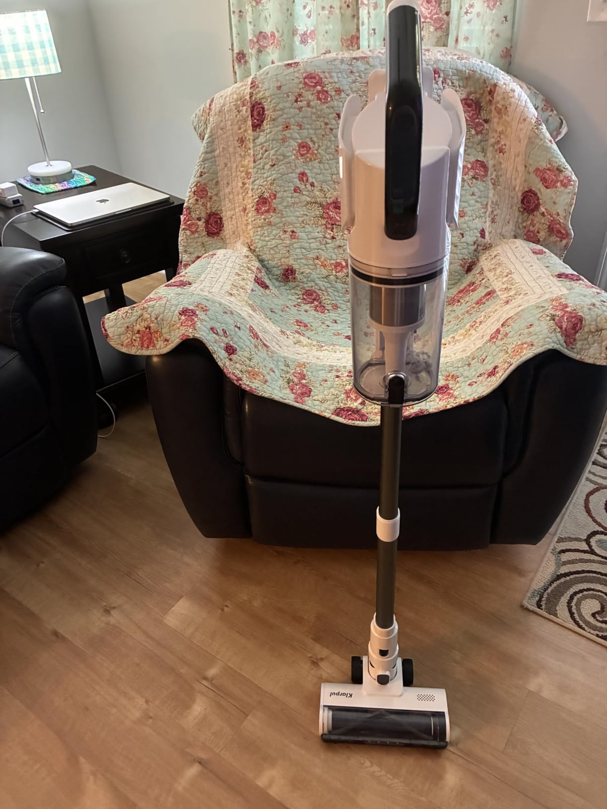 Klarpul Cordless Vacuum Cleaner, 2 Batteries 140 Mins Runtime 600W 50Kpa Stick Vacuum Cordless, Self-Standing Vacuum Cleaners for Home with 2.5H Fast Charging, for Floor/Carpet/Pet Hair, White customer photo 2