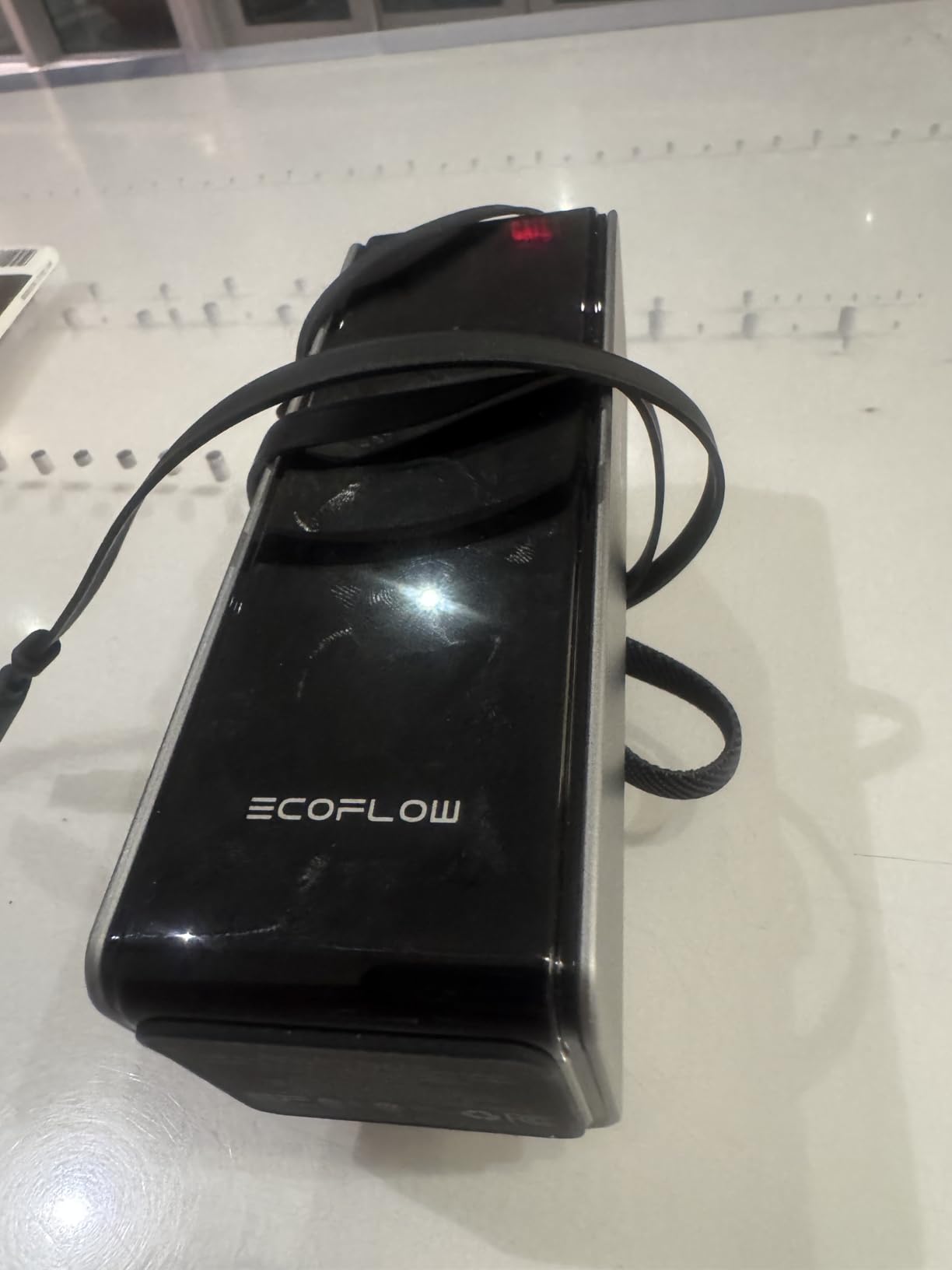 EF ECOFLOW Laptop Power Bank, 25000mAh Rapid Portable Charger, Triple 100W USB-C Ports, Built-in Retractable Cables, Fast Charging for iPhone 17/16 Series, MacBook, Samsung and More customer photo 2