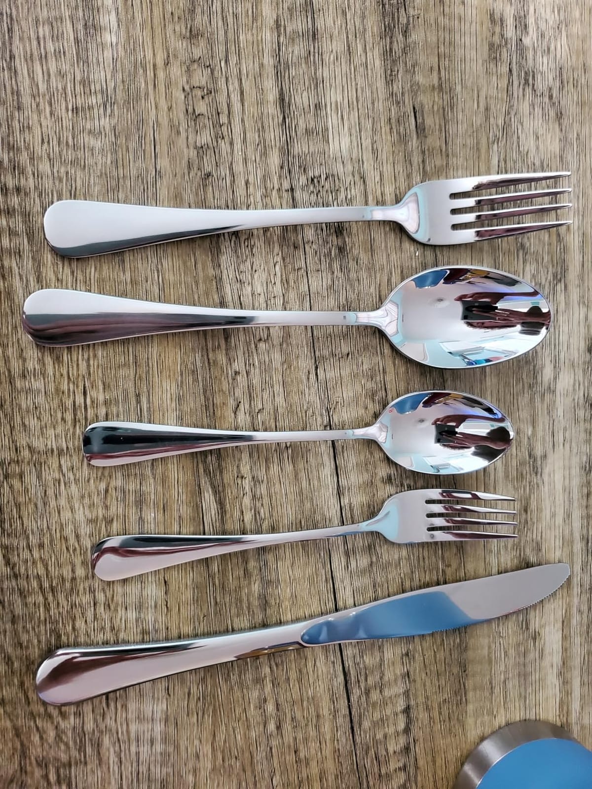 Silverware Set for 8, 40 Piece Utensils Stainless Steel Flatware Set | Boston Style Mirror Polished Spoons and Forks Set for Kitchen，Dishwasher Safe customer photo 2