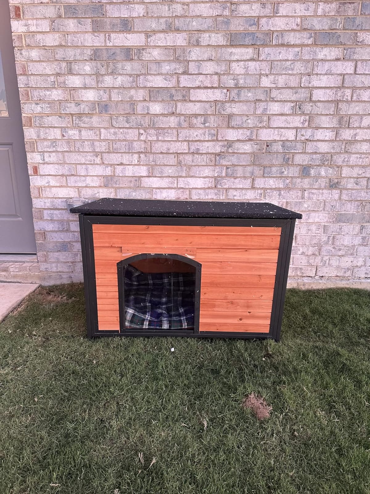 Insulated Dog House Outdoor Weatherproof, Wooden Warm Houses with Upgrade Anti-Chewing Iron Frame Dog Shelter for Puppies customer photo 2