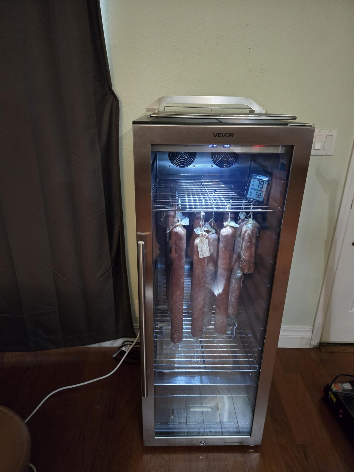 VEVOR 232 LBS Dry Aging Fridge for Steaks, Dry Ager Refrigerator for Meat with Precise Temperature & Humidity Control, Freestanding Beef Aging Machine Refrigerator, Himalayan Salt Not Included | For Steak Curing Use, Boosts Flavor And Tenderness, Digital Monitoring, Adjustable Racks, Airflow customer photo 1