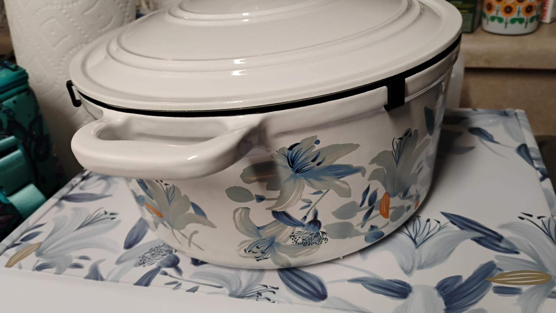 CAROTE 5QT Enameled Floral Cast Iron Dutch Oven Pot with Lid customer photo 2
