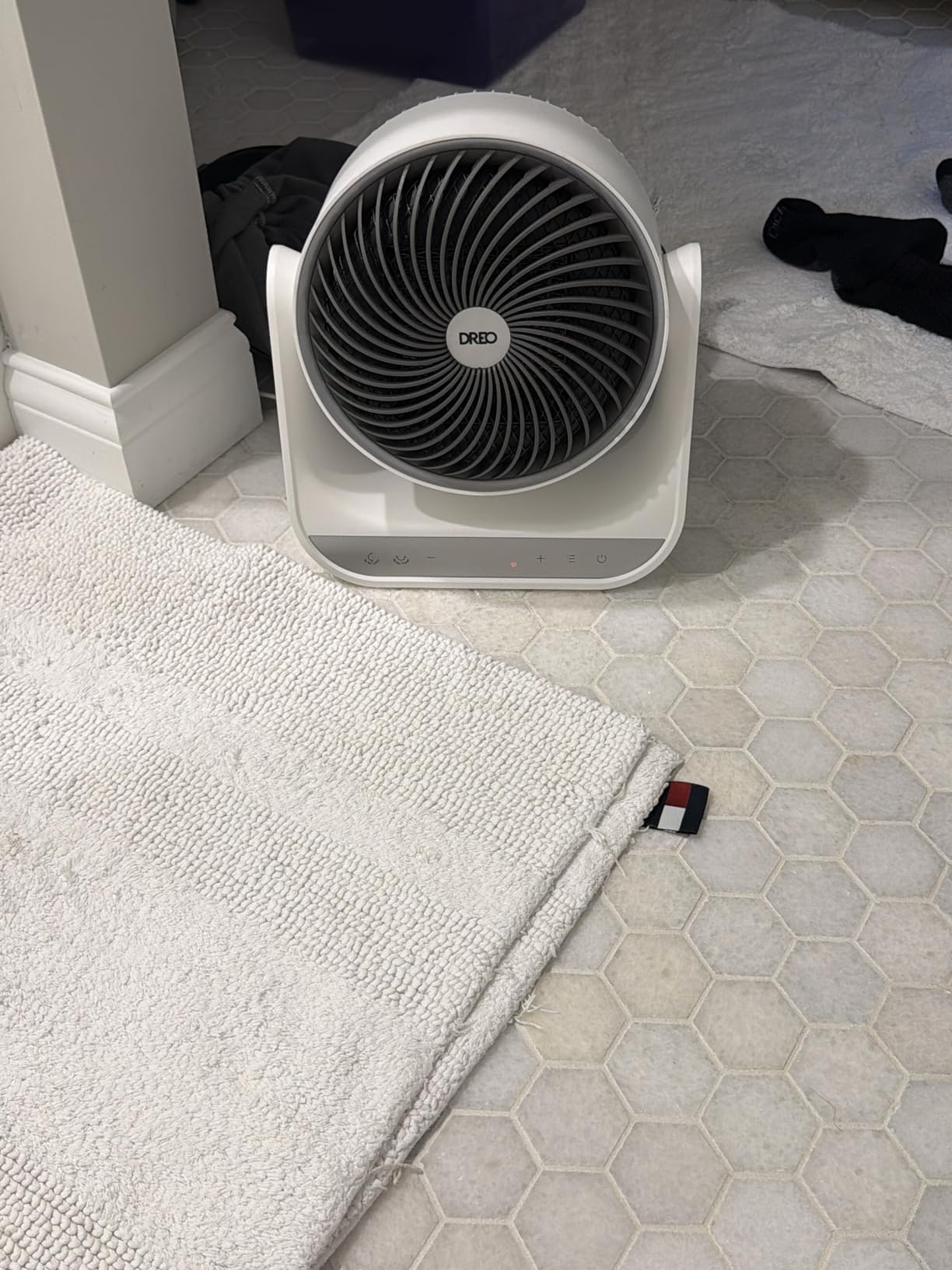 DREO Whole Room Heater, 3D Oscillating Heating Space Heaters for Indoor Use | 60° Vertical & 90° Horizontal Oscillation, 12 ft/s Long-Range Circulator, 3 Heat & 3 Fan Settings, Bedroom, Office, Black customer photo 2