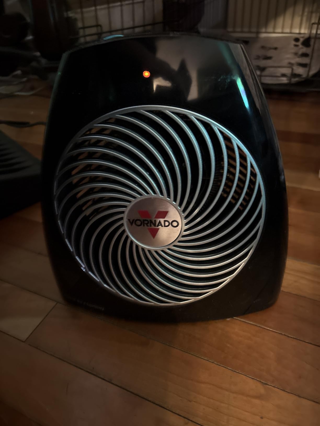 Vornado MVH Space Heater (2025), Black, 3 Heat Settings, Auto Shut-Off customer photo 1