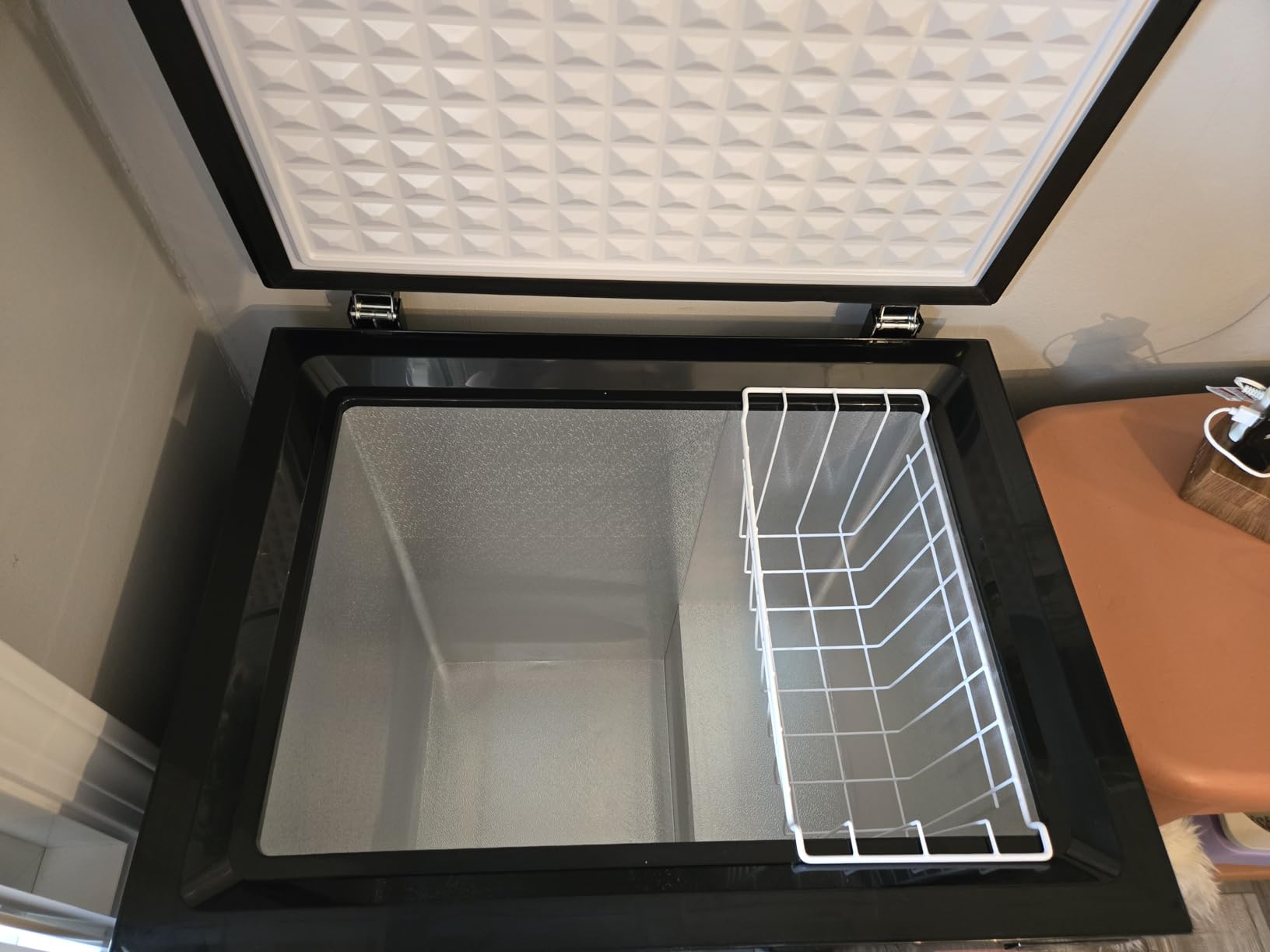 Frigidaire Chest Deep Freezer, 2.0 Cu. Ft. Capacity, Adjustable Thermostat-Removable Vinyl Coated Wire Basket-Easy Defrost Drain- Garage Ready- Pearl White customer photo 2