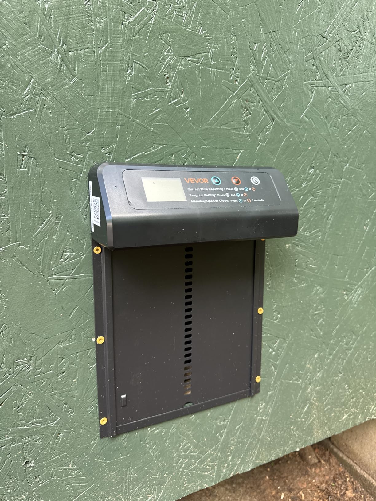 VEVOR Automatic Chicken Coop Door, DC & Battery Powered Chicken Door with LCD Display, Light Sensor, Timer & Manual Setting, Anti-Pinch Security, Durable Aluminum Alloy, Chick Run Gate Opener for Farm customer photo 2