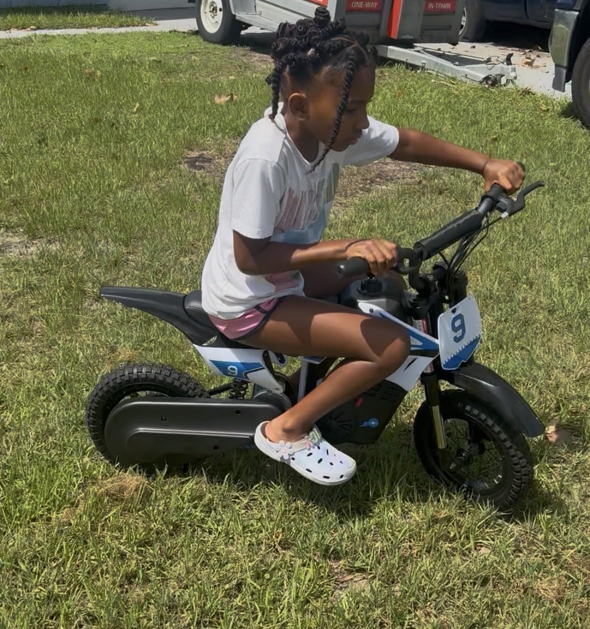K1 Kids Electric Dirt Bike 36V Motorcycle, 16MPH Fast Speed 14 Mile Long-Range, 700W Peak 3-Speed Modes Electric Bike for Kids Ages 3-10 customer photo 2