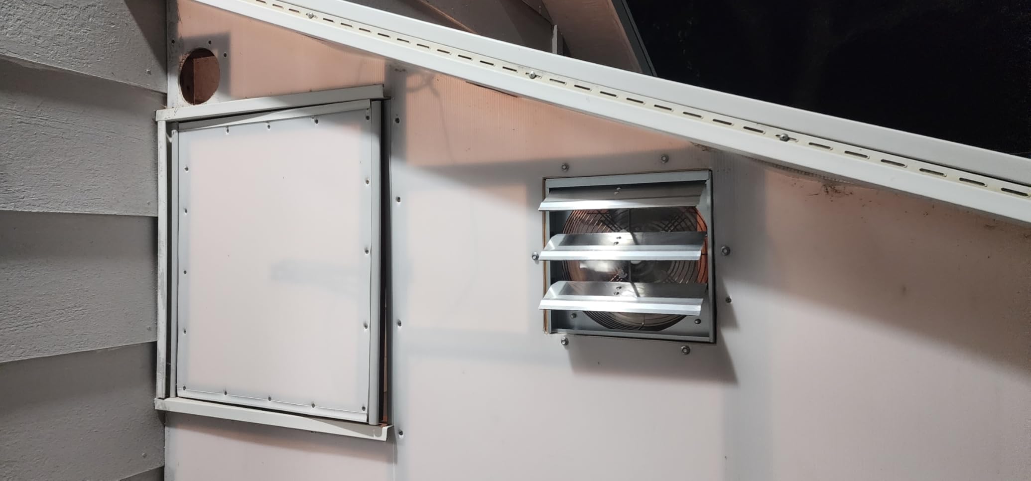 VEVOR 30 Inch Shutter Exhaust Fan Wall Mounted Automatic Louvers Silver, Sturdy Steel Housing, Low Noise, AC Motor, 8099 CFM Ventilation and Cooling for Attic, Garage, Barn, Greenhouse, Workshop customer photo 1