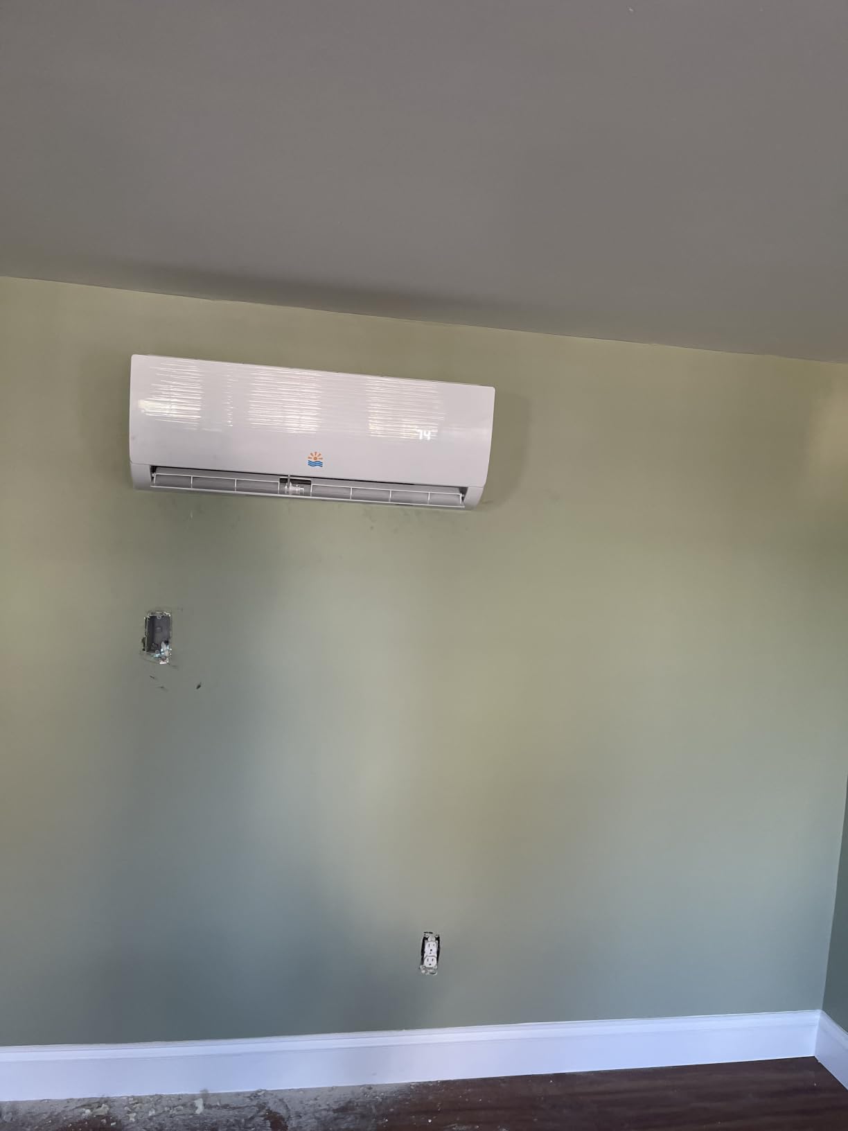 Rellytech Mini Split AC/Heating System - 19 SEER2 9000 BTU Mini Split AC Unit Inverter Heating and Cooling, 115v Energy Efficient Ductless Air Conditioner Up to 550sq.ft, 24H Timer, Installation Kit customer photo 2