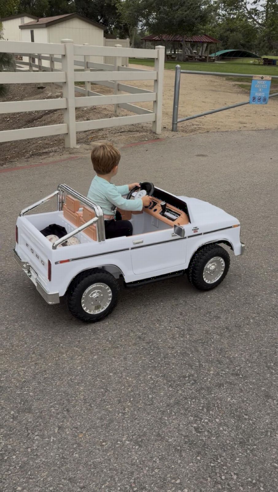 ANPABO Licensed Ford F-150 24V 2 Seater Ride on Car for Kids, 4x100W Motors for All-Terrain Electric Car with Parental Remote, Retro Style, 3-Speeds, Large Storage Box, Music Player, Aged 3-8, Blue customer photo 1