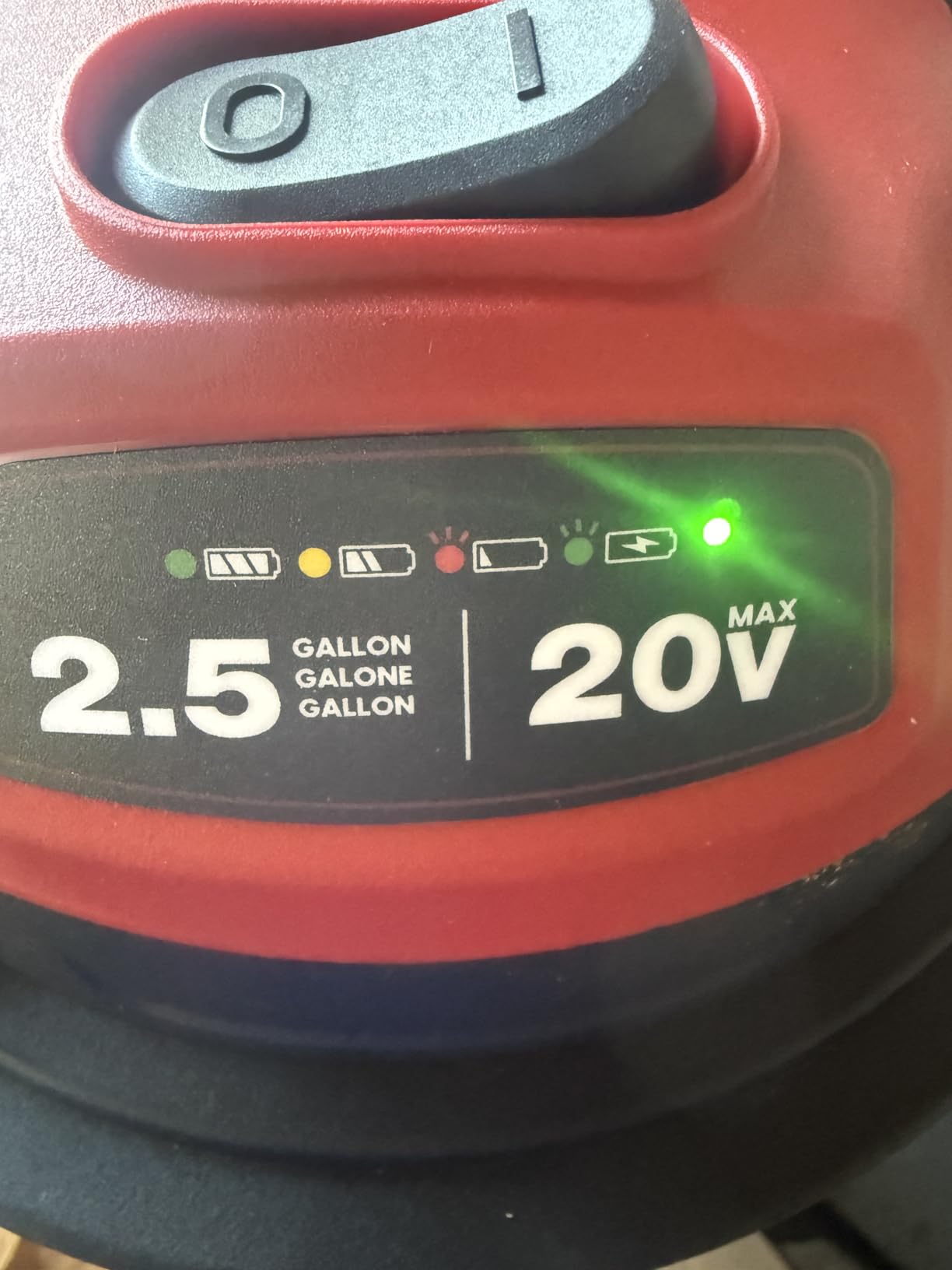 Vacmaster DVOM202P 1101 2.5-Gal 20V Cordless Portable Wet/Dry Vac Red customer photo 1