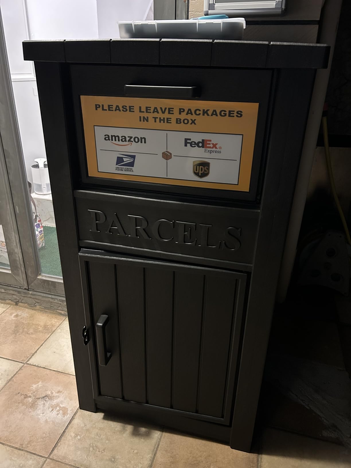 LHBGO Package Delivery Box with Sign, Lockable & Weatherproof Anti-Theft Parcel Delivery Box for Porch, Curbside, Patio, Black customer photo 1
