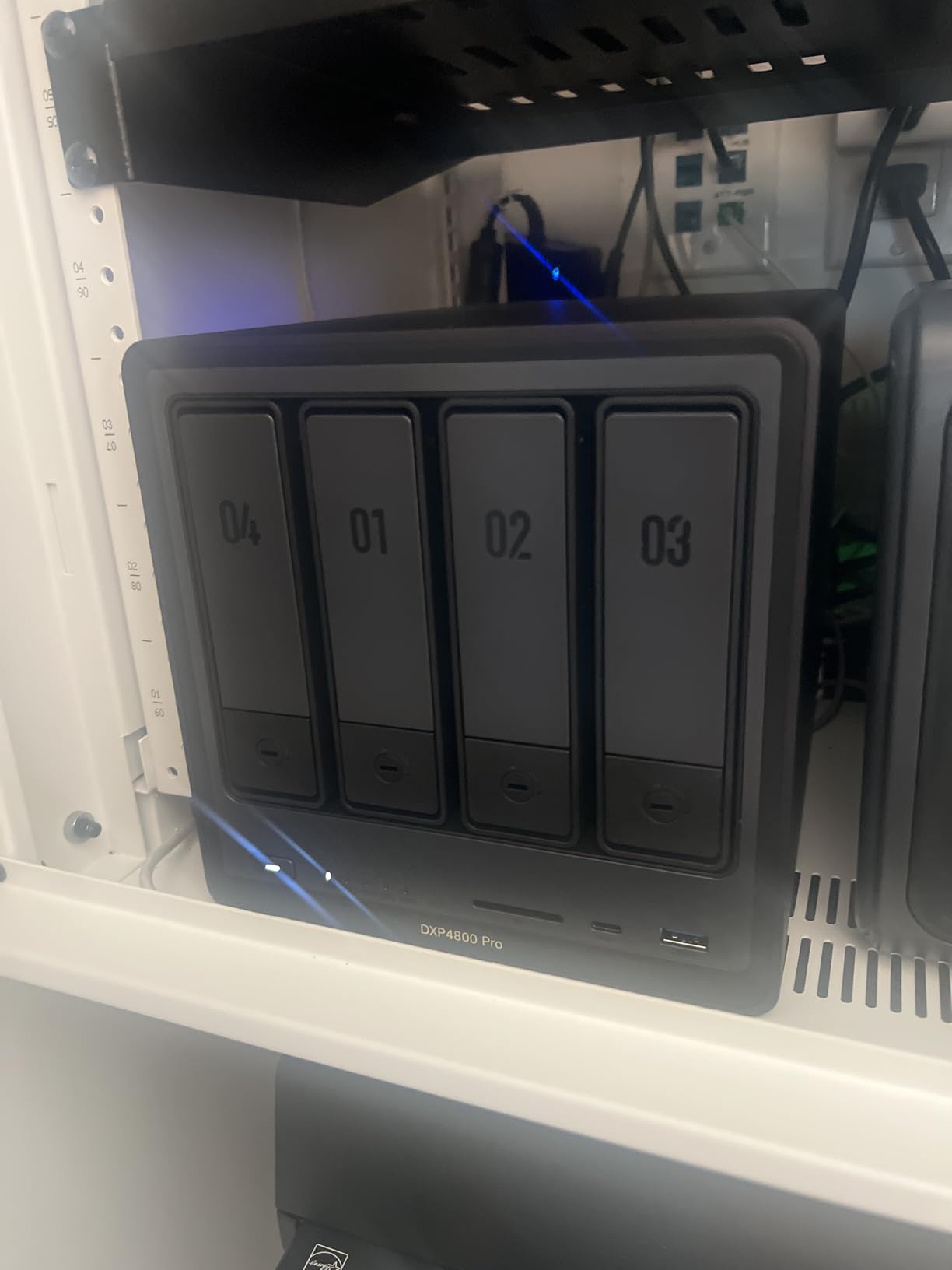 UGREEN NAS DXP4800 Pro 4-Bay Desktop Network Attached Storage (Diskless) | Intel Core i3-1315U 6-Core CPU, 8GB DDR5 RAM, Built-in 128GB SSD, 1x 10GbE, 1x 2.5GbE, 2X M.2 NVMe Slots, 4K HDMI (Diskless) customer photo 1
