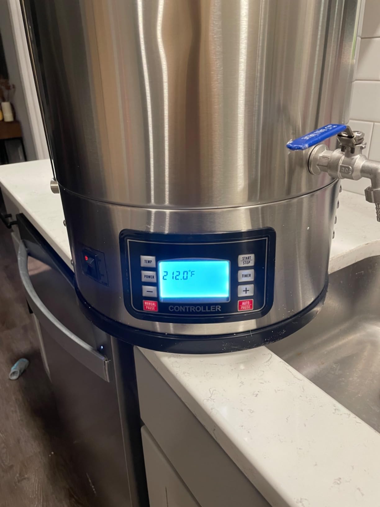 VEVOR Beer Brewing Equipment, 16 Gal/60L Beer Maker with Anti-Burn Pump and Wort Chiller, 3000W All-in-One Home Brewing Kit with Digital Control, Recipe Memory & Timer, Removable mesh strainer customer photo 1