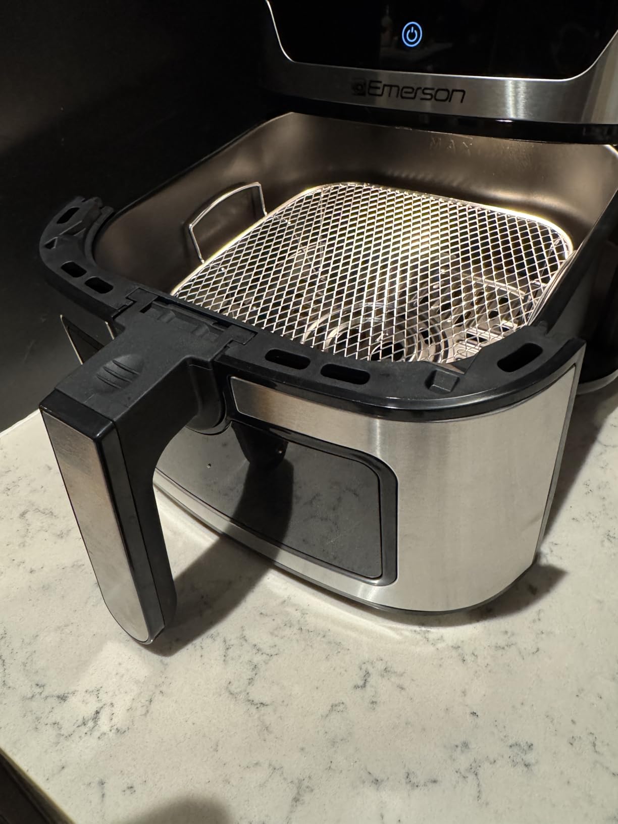 Emerson SmartVoice 5.3QT Air Fryer, 1000+ Voice Commands, 6-in-1 Digital Cooker, Compact Countertop Design, Oil-Free Healthy Cooking, Easy-Clean Nonstick Basket, 1500W customer photo 1