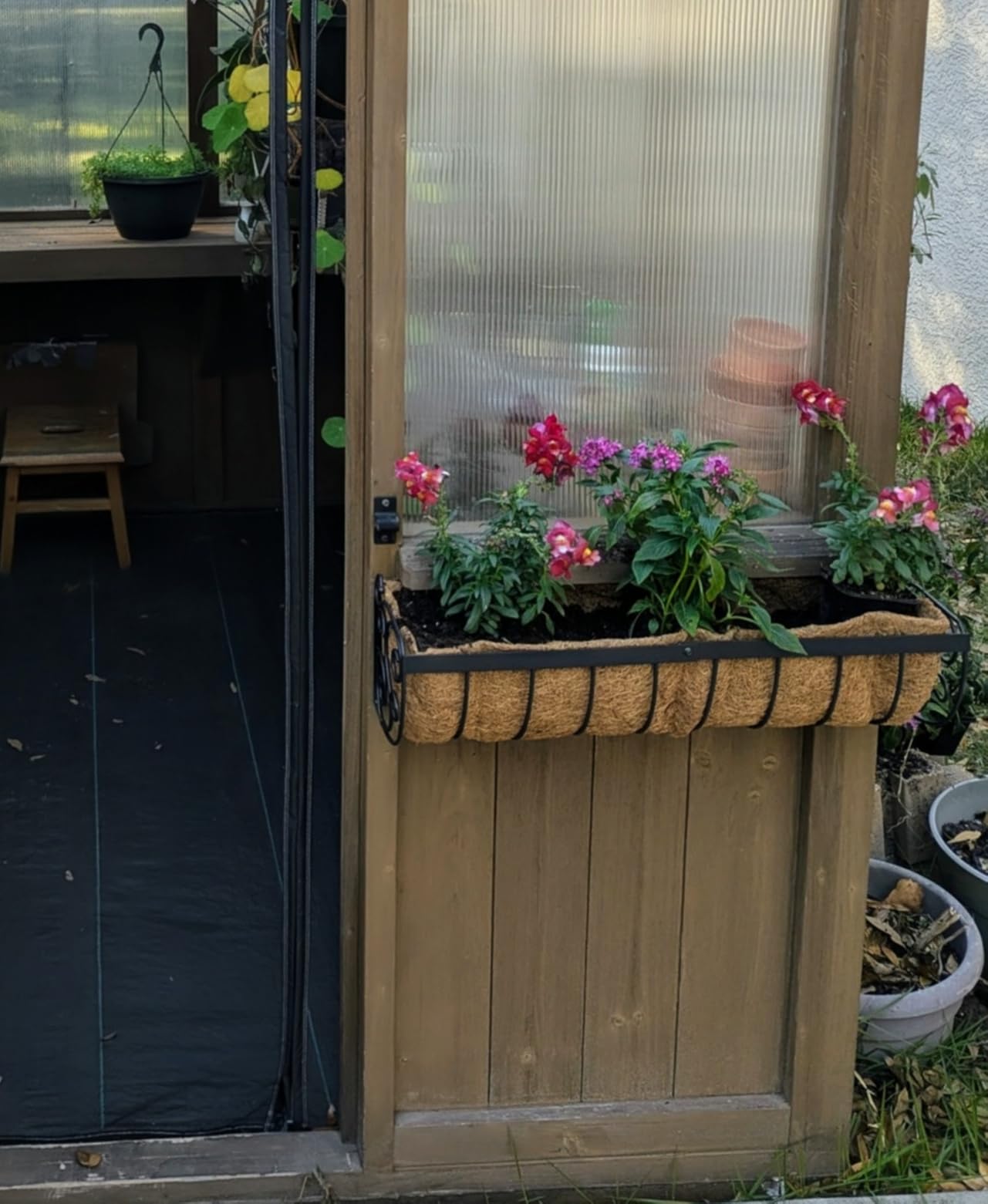 VOXOR Railing Planter Boxes, 24 Inch Window Boxes Planters, Balcony Planters with Adjustable Brackets & Coco Liner (2 Pack) customer photo 2