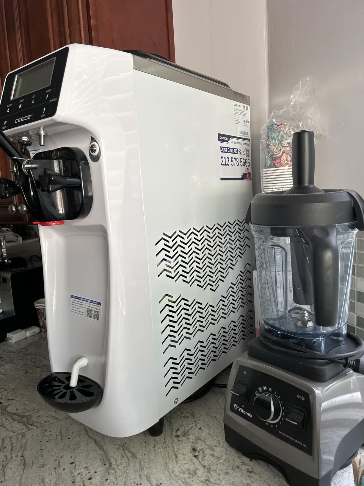 GSEICE Soft Serve Ice Cream Machine | Ice Cream Maker 7 Inch Screen Soft Serve Machine with Pre-Cooling & Fresh-Keeping, Enclosed Body for Home Party Cafe Store customer photo 1