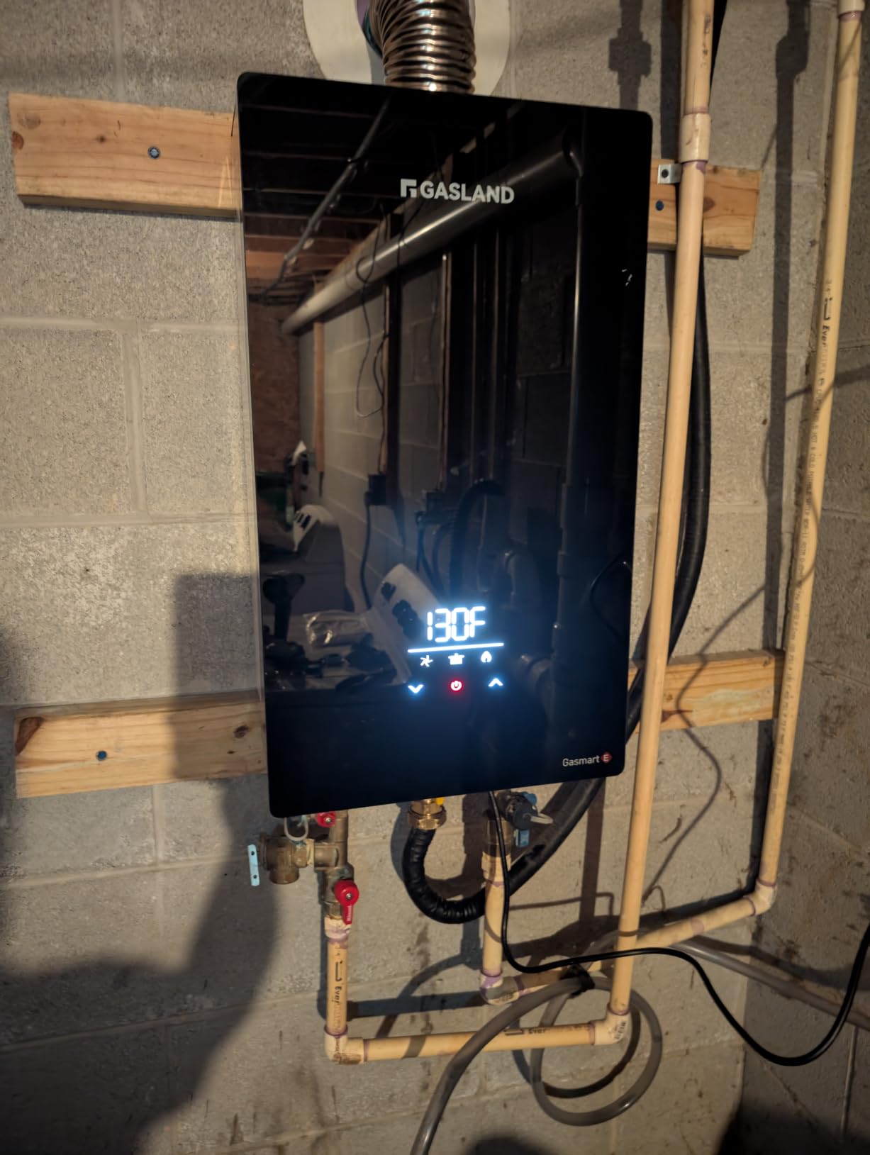 GASLAND Compact Propane Tankless Water Heater Indoor, Up to 4 GPM 98,500 BTU On Demand Instant Hot Water Heater, Ultra Quiet, More Stable Temp for Apartment, Tiny House, CG360LP customer photo 1